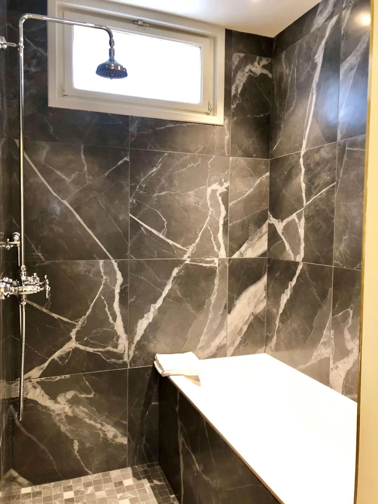 Hôtel Mayfair Paris Badezimmer