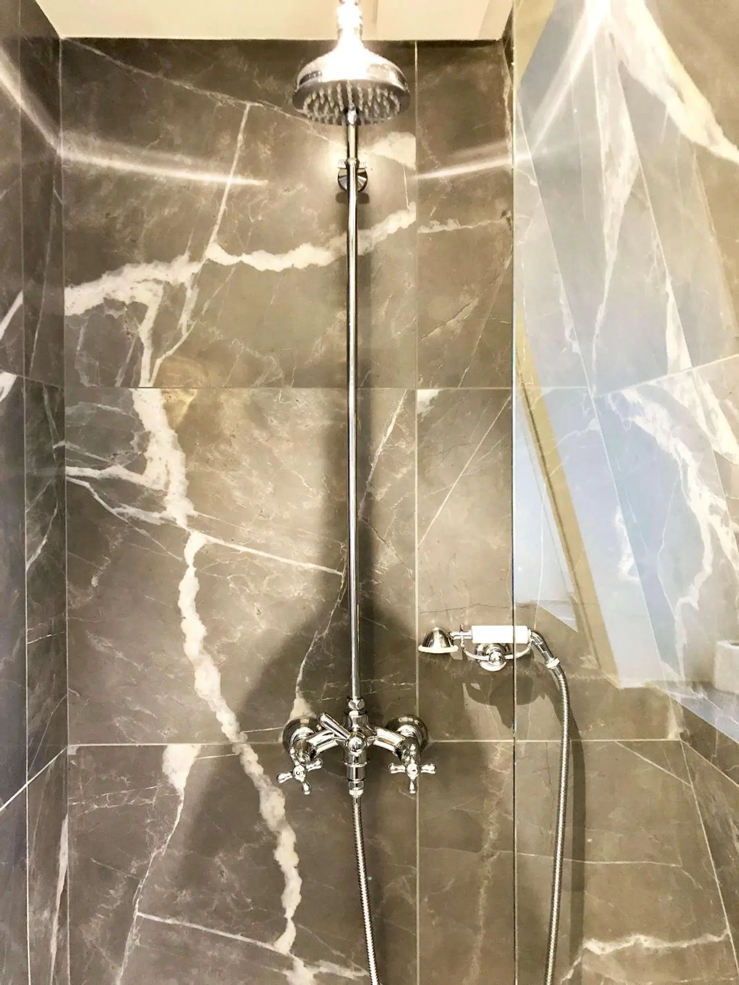 Hôtel Mayfair Paris Badezimmer