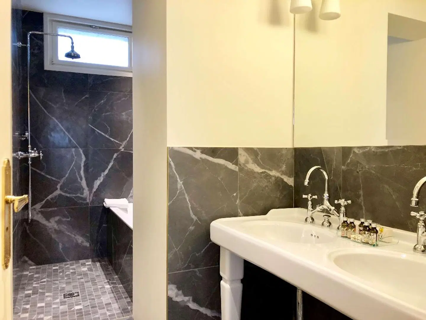 Hôtel Mayfair Paris Badezimmer