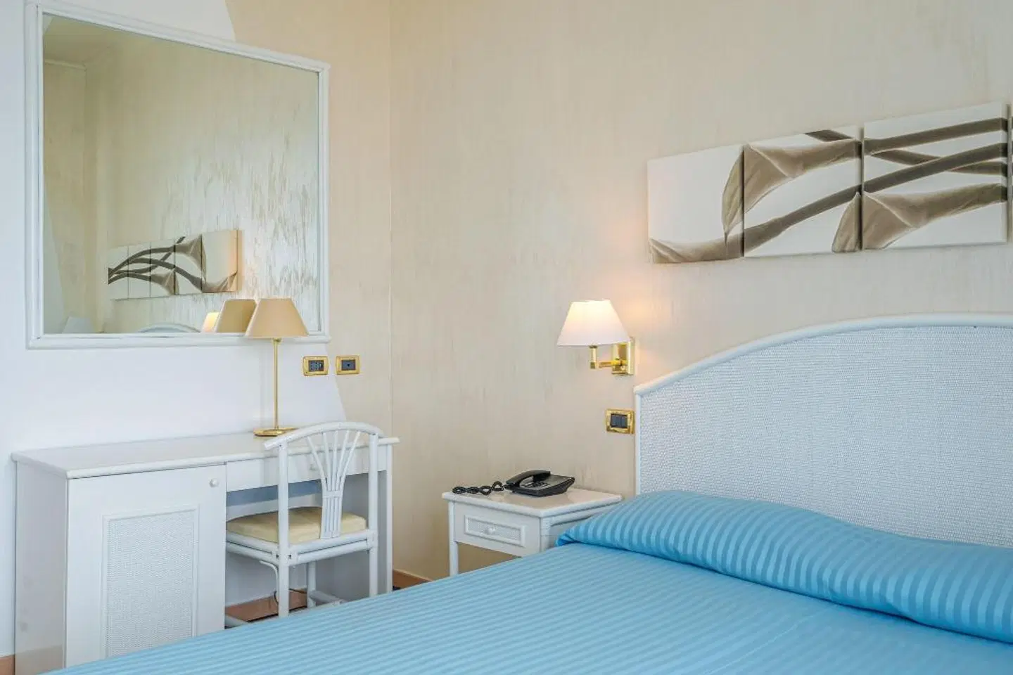 Grand Hotel Moon Valley ROOM_EXAMPLE