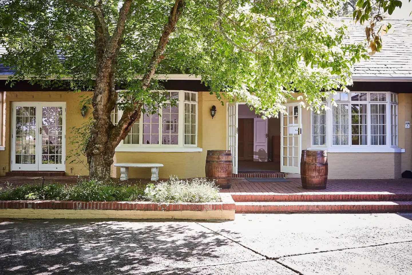 The Devon Valley Hotel EXTERIOR