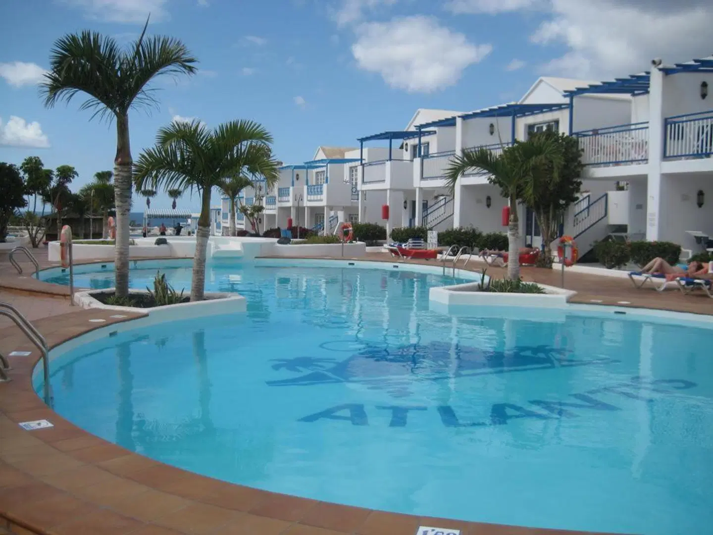 Atlantis Las Lomas OUTDOOR_POOL