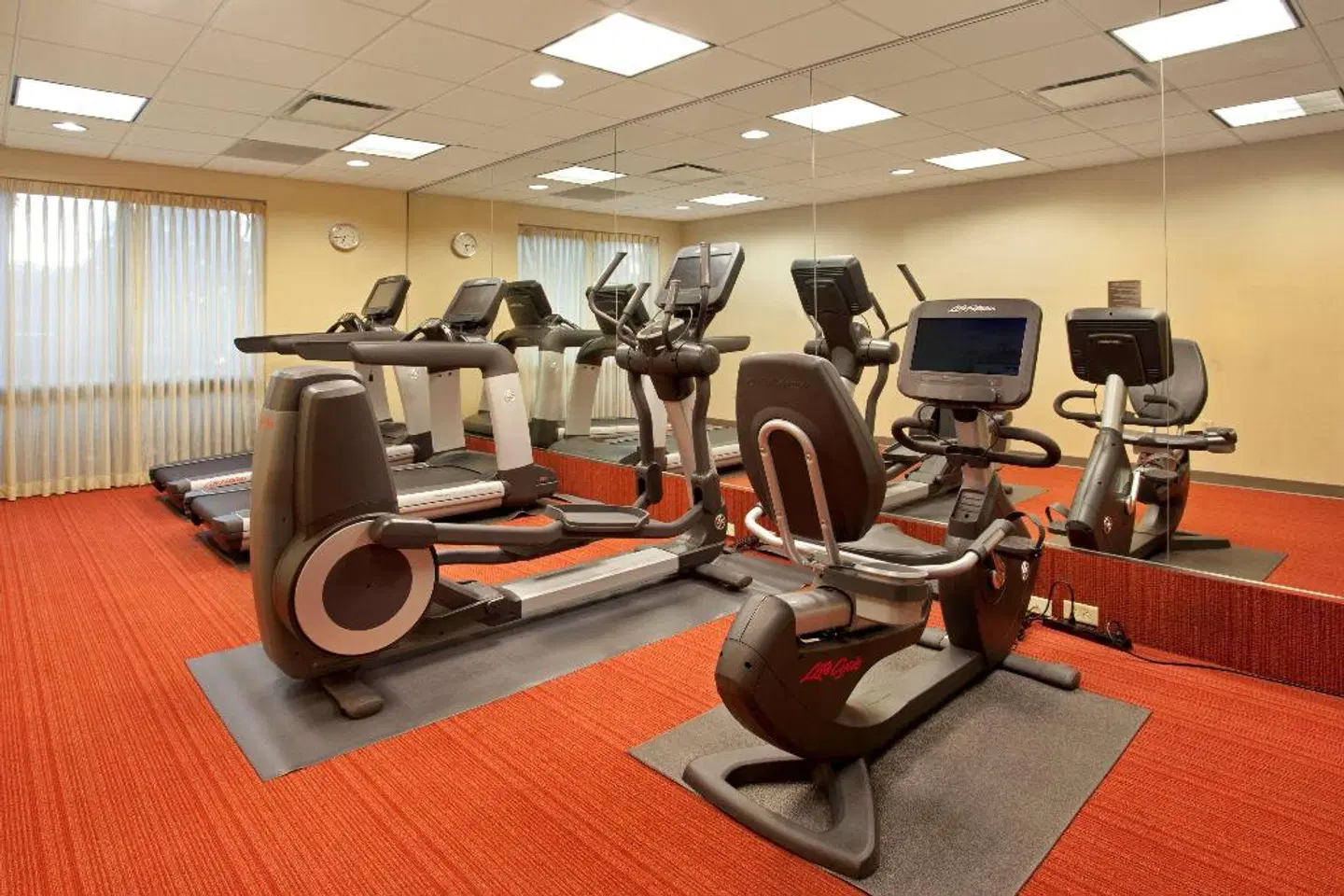 Hyatt Place across from Universal Orlando Resort SPORTS_AND_LEISURE
