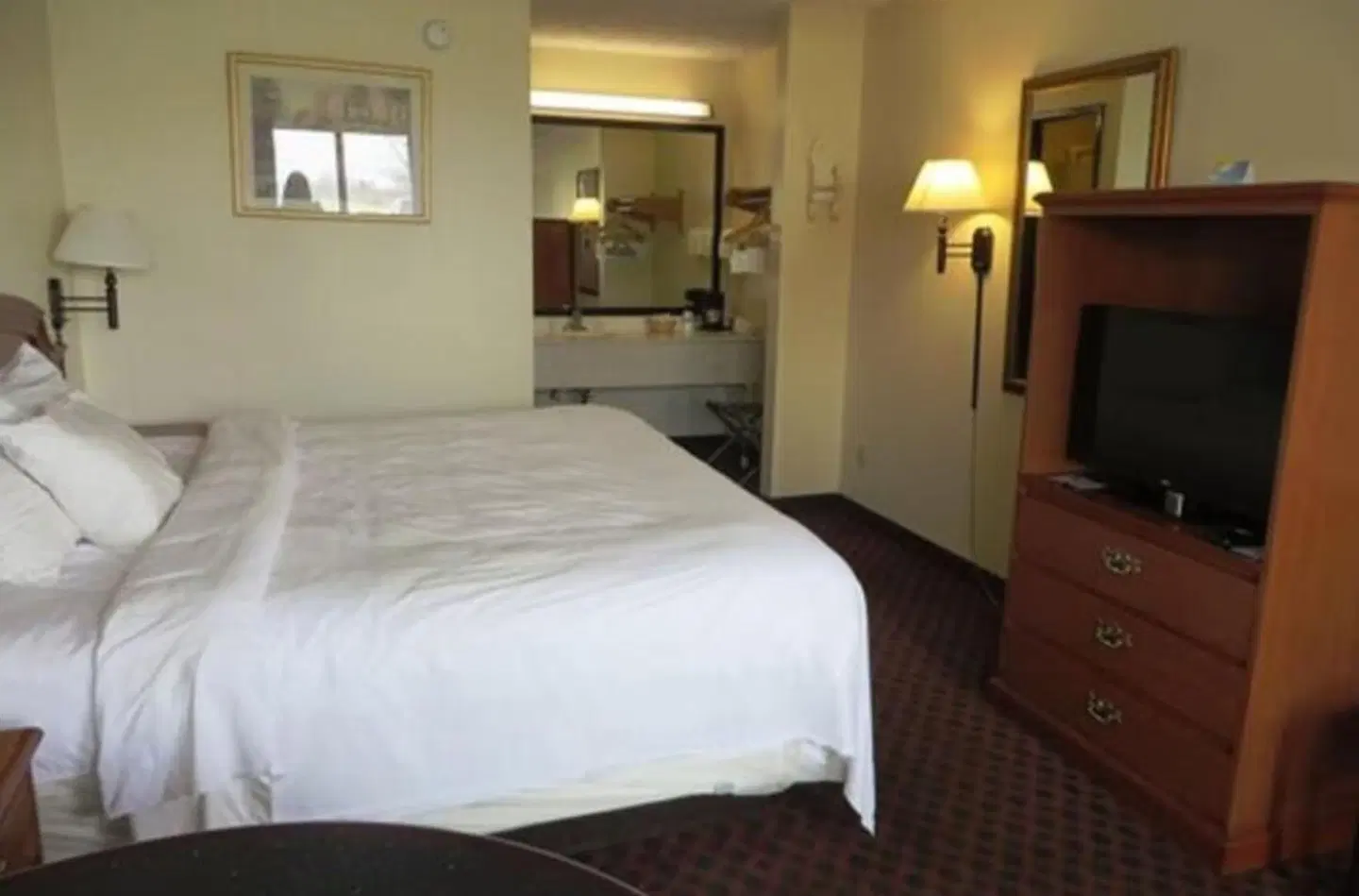 Days Inn by Wyndham Plainfield ROOM_EXAMPLE