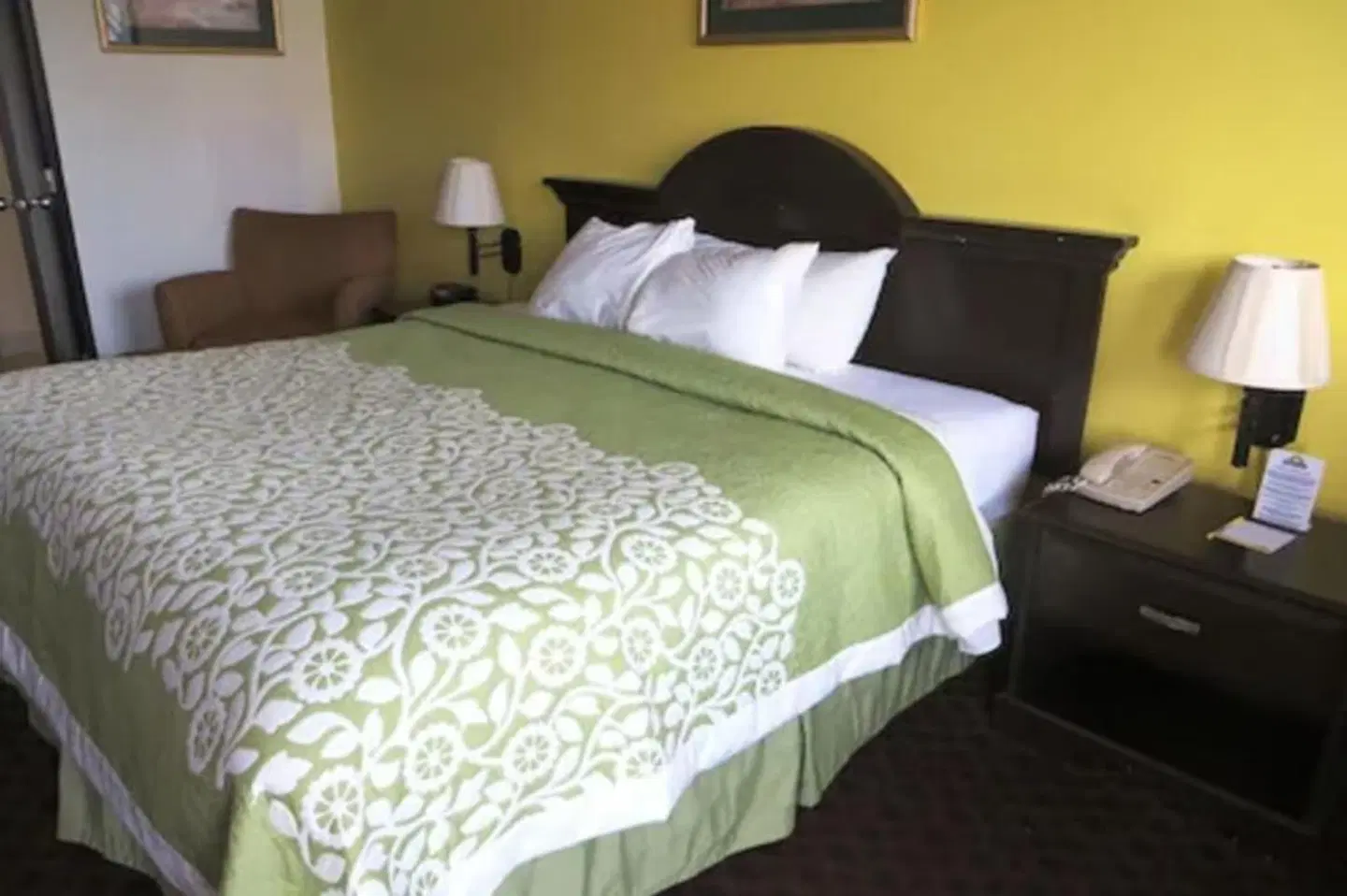 Days Inn by Wyndham Plainfield ROOM_EXAMPLE