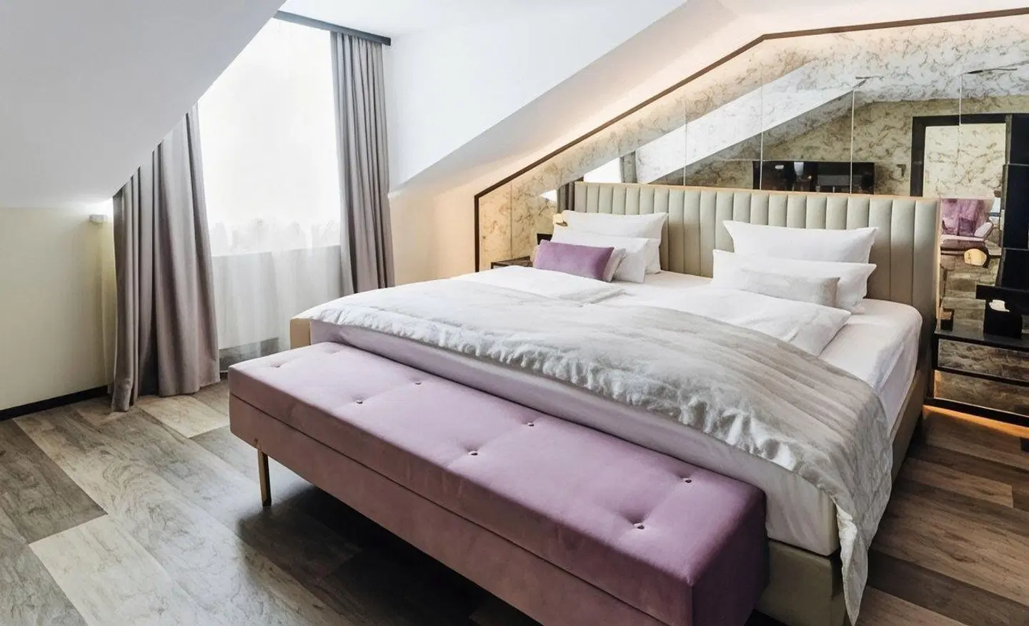 Court Hotel ROOM_EXAMPLE