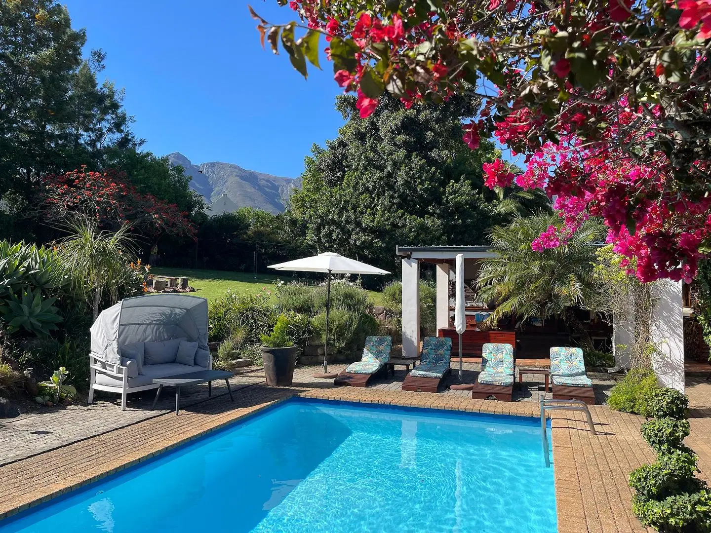 Marula Lodge Guesthouse OUTDOOR_POOL