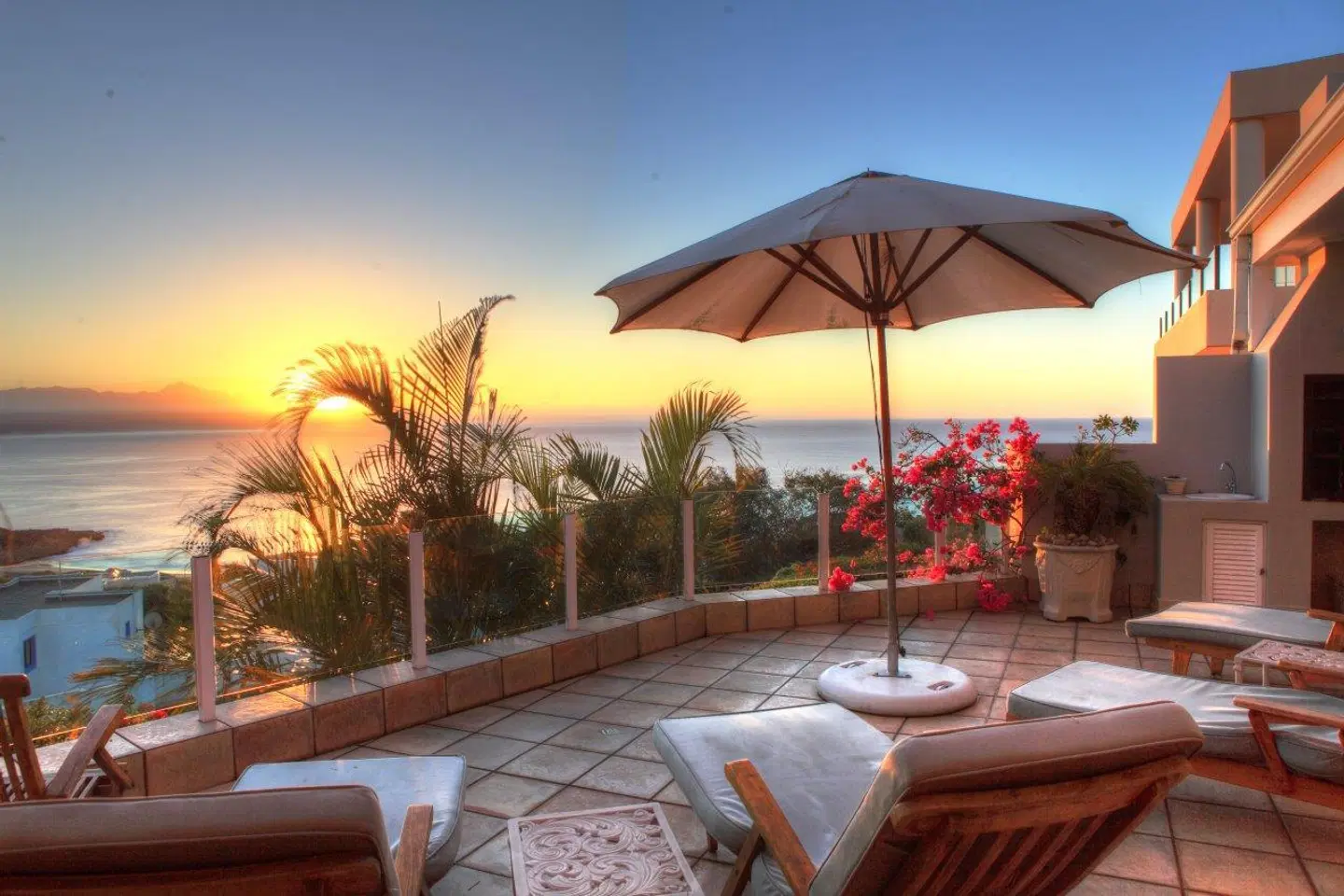 Ocean Watch Guest House Terrasse
