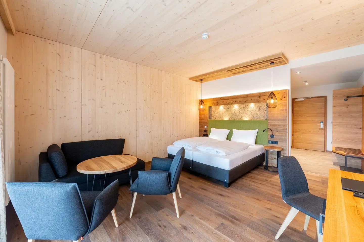 Goldenes Kreuz ROOM_EXAMPLE