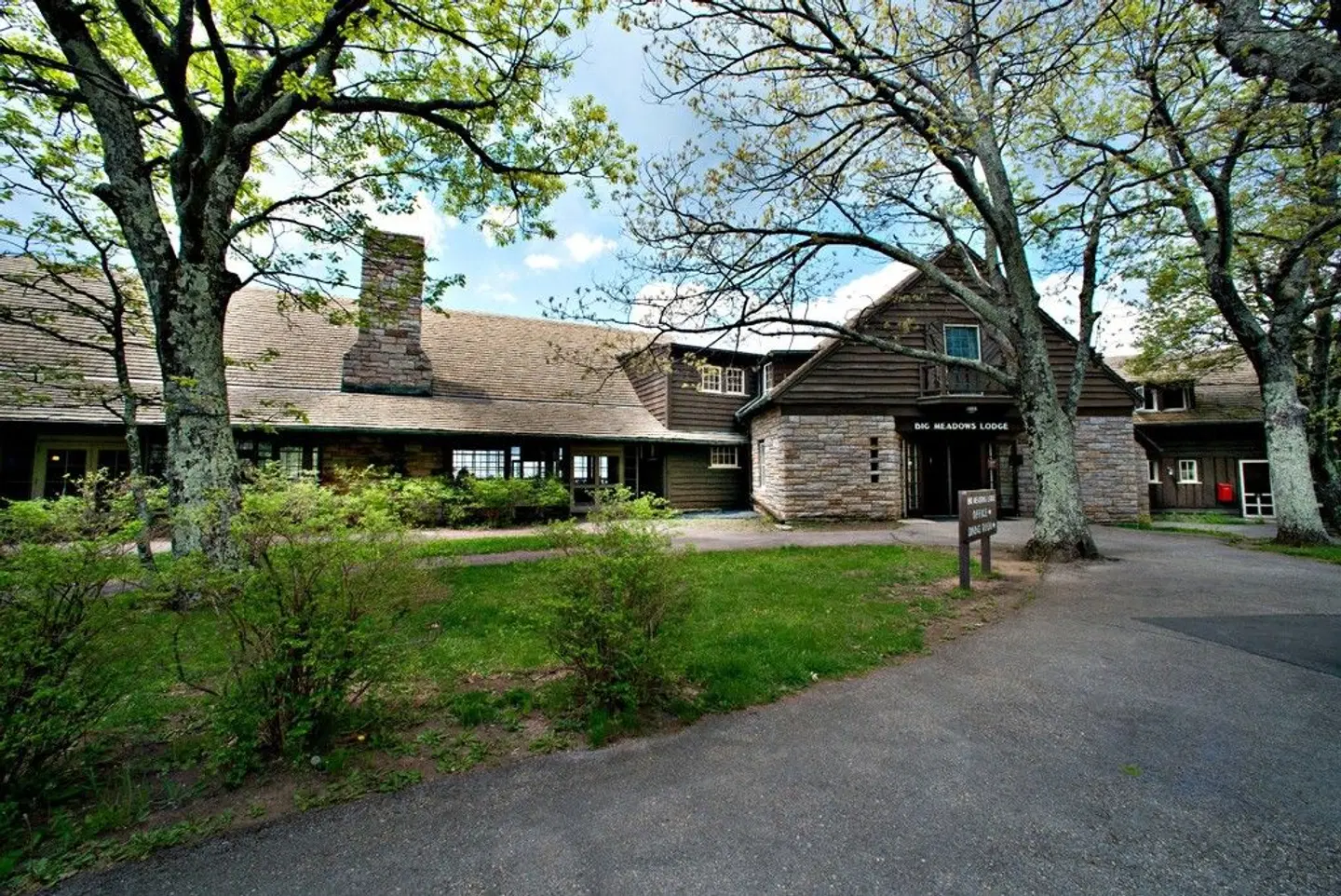 Big Meadows Lodge EXTERIOR