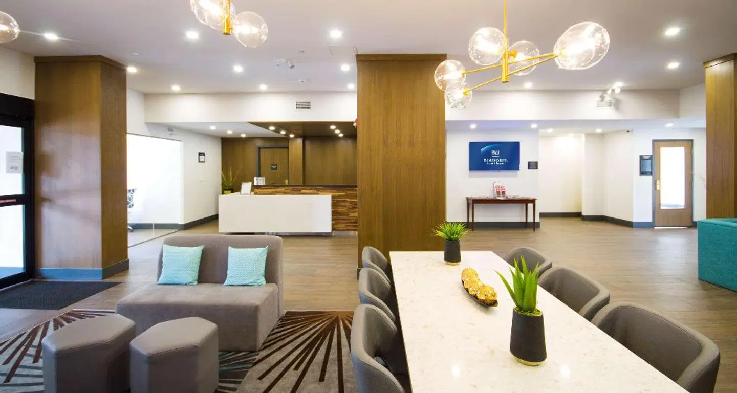 Best Western Plus Suites Downtown Calgary LOUNGE_LOBBY
