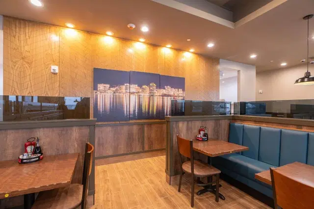 Sandman Signature Dartmouth Hotel & Suites Bar