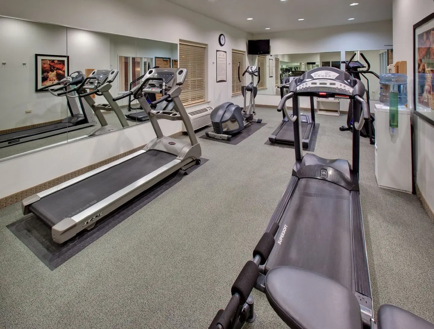 Staybridge Suites Rockford by IHG SPORTS_AND_LEISURE