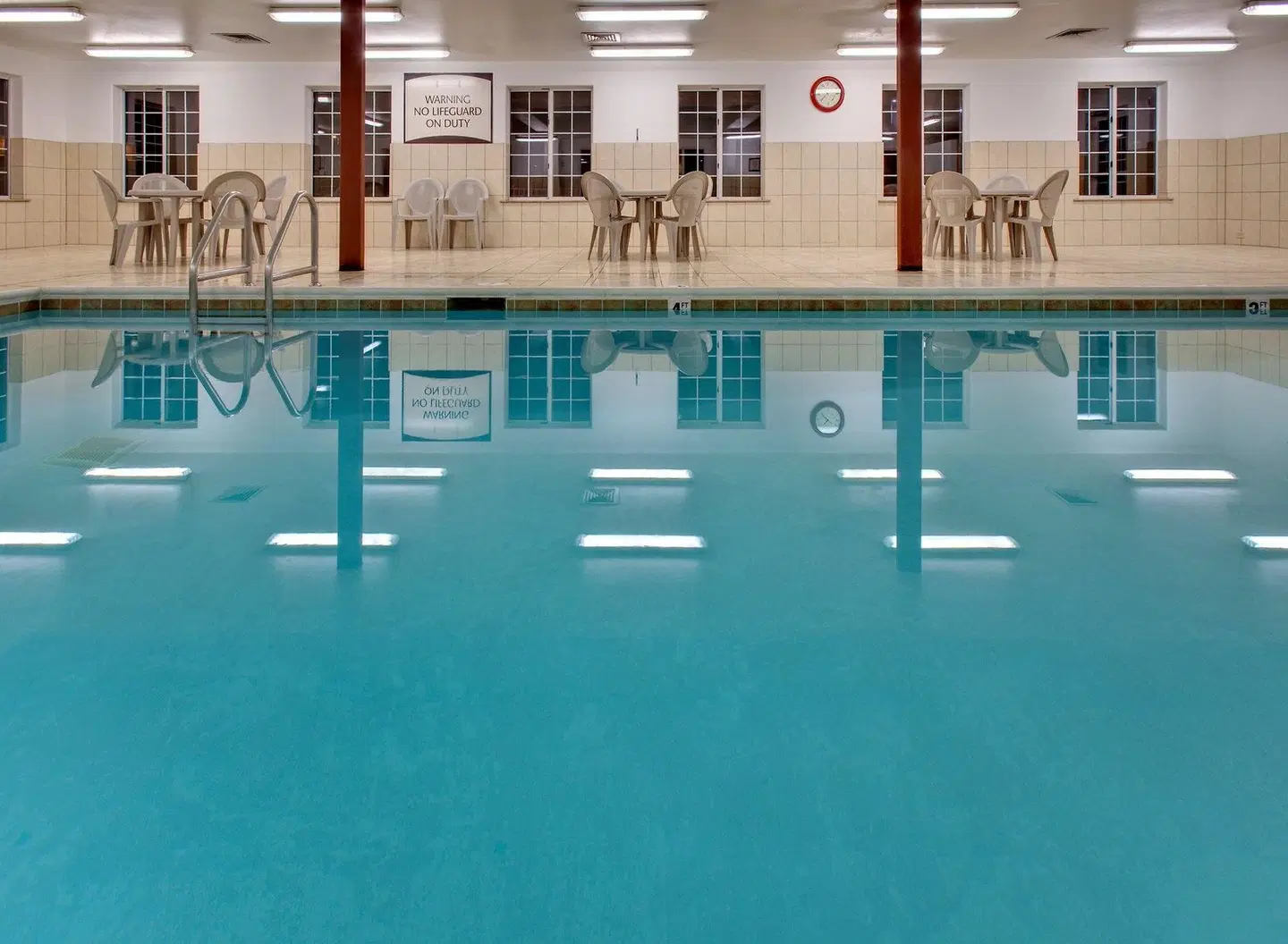 Staybridge Suites Rockford by IHG Hallenbad