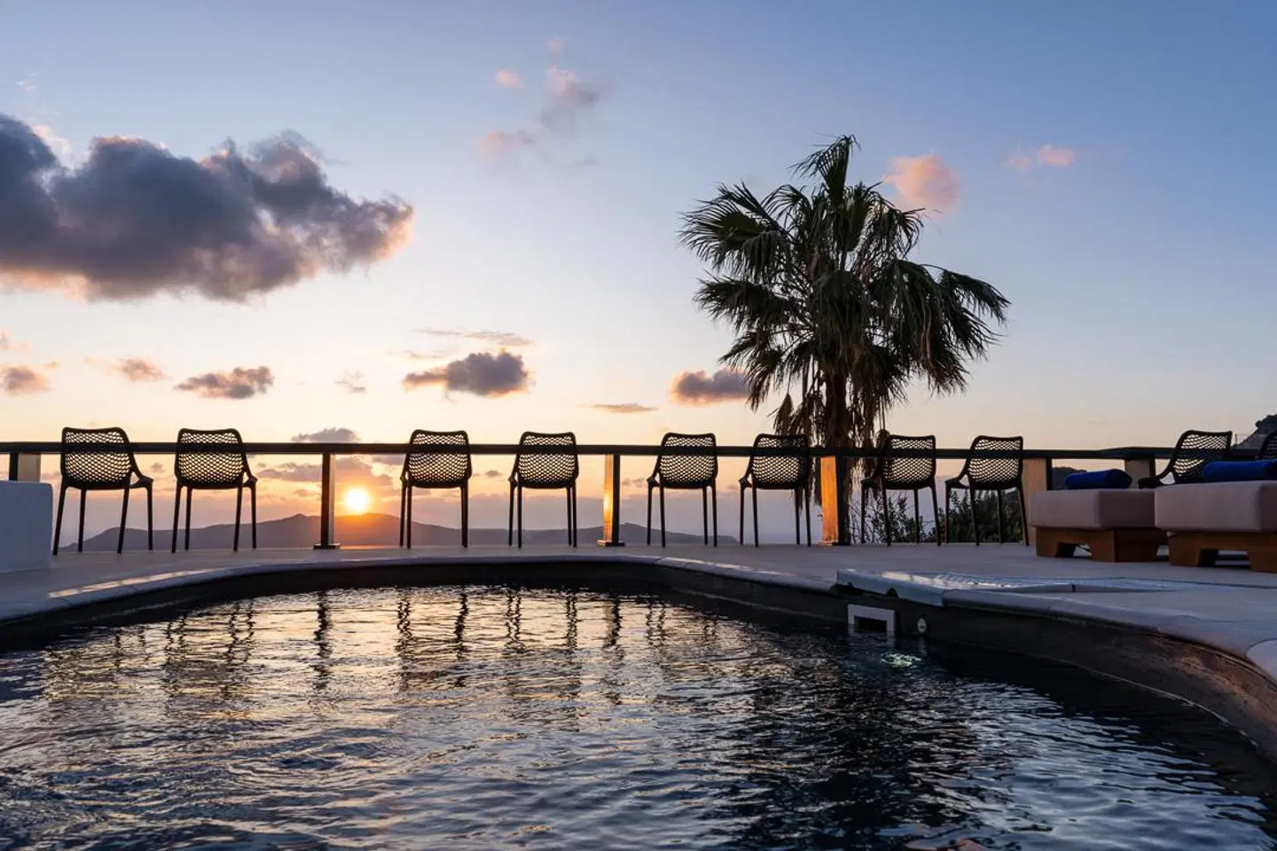 Mill Houses Elegant Suites OUTDOOR_POOL