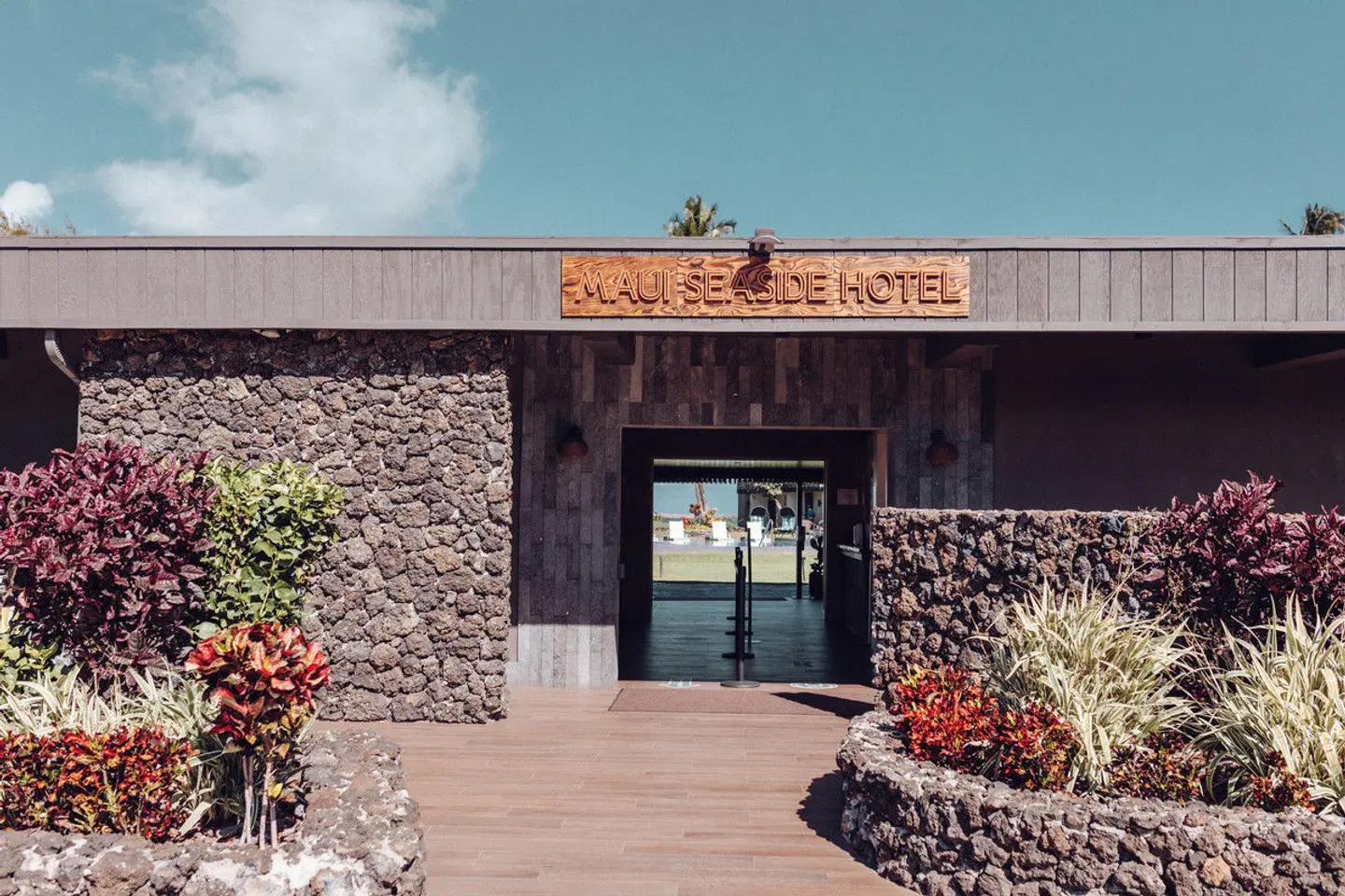 Maui Seaside Hotel EXTERIOR