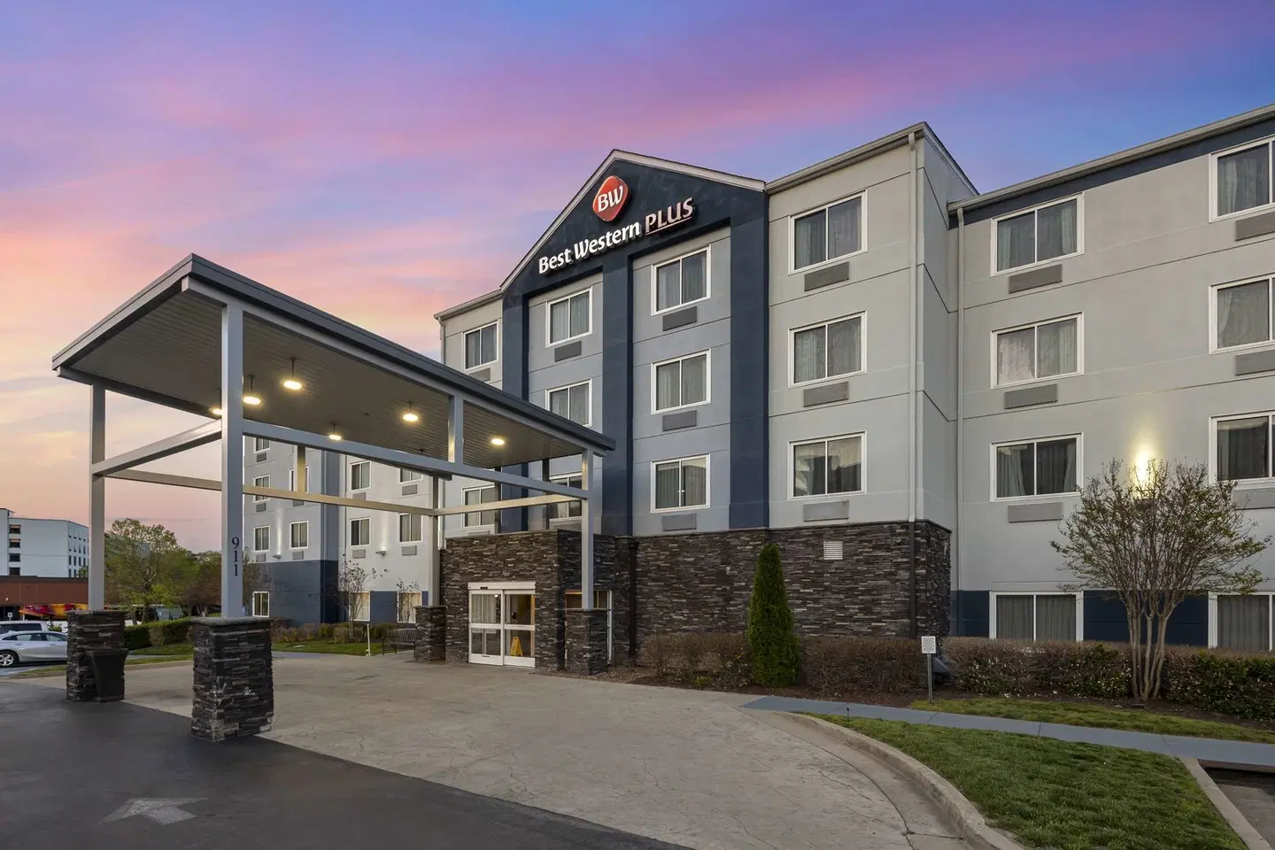 Best Western Plus Nashville Airport Hotel EXTERIOR