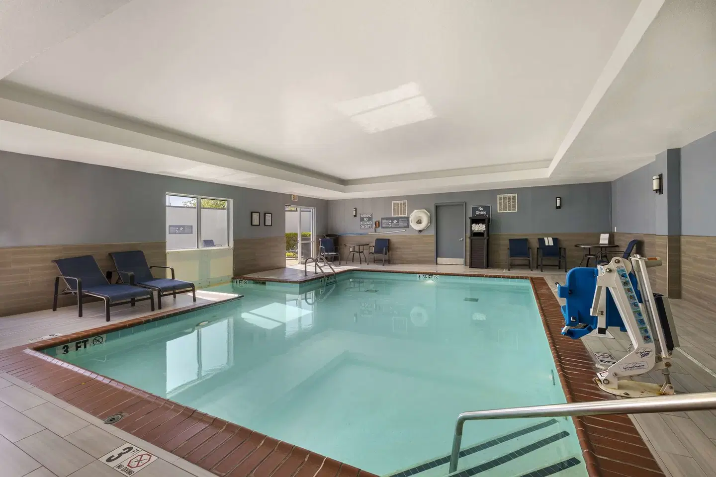 Best Western Plus Nashville Airport Hotel Hallenbad