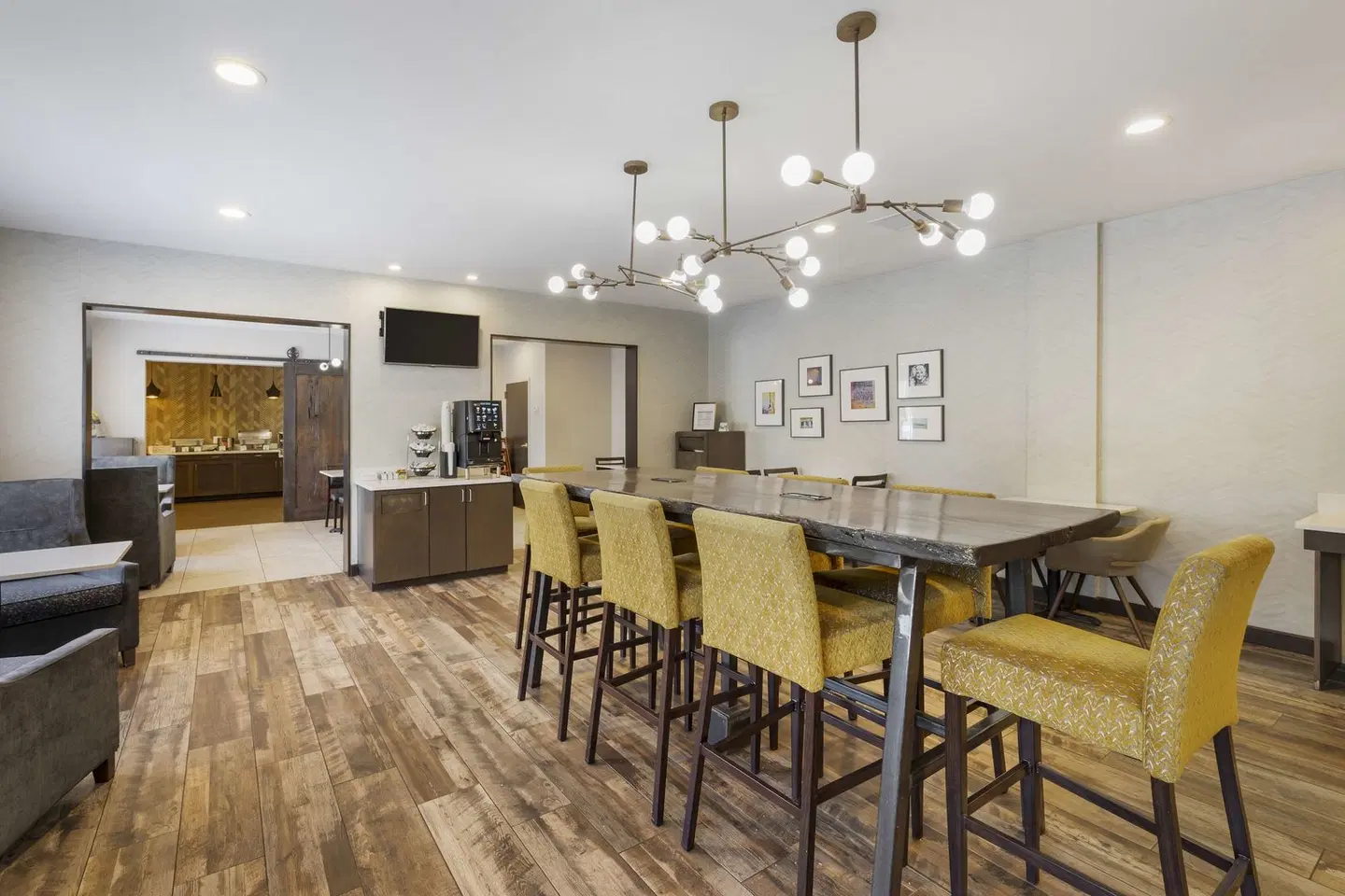 Best Western Plus Nashville Airport Hotel Bar