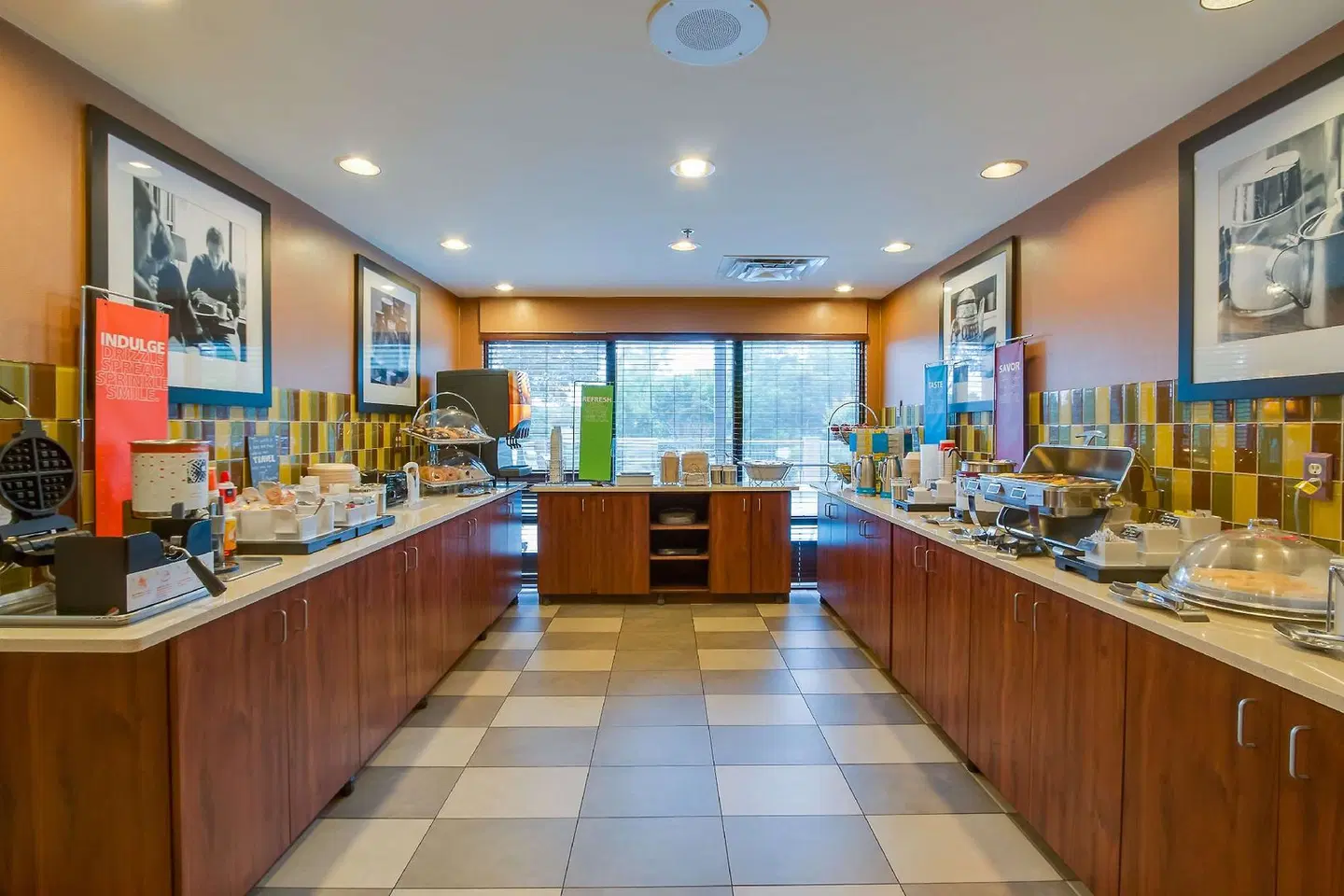 Hampton Inn Bellevue / Nashville-I-40 West Bar