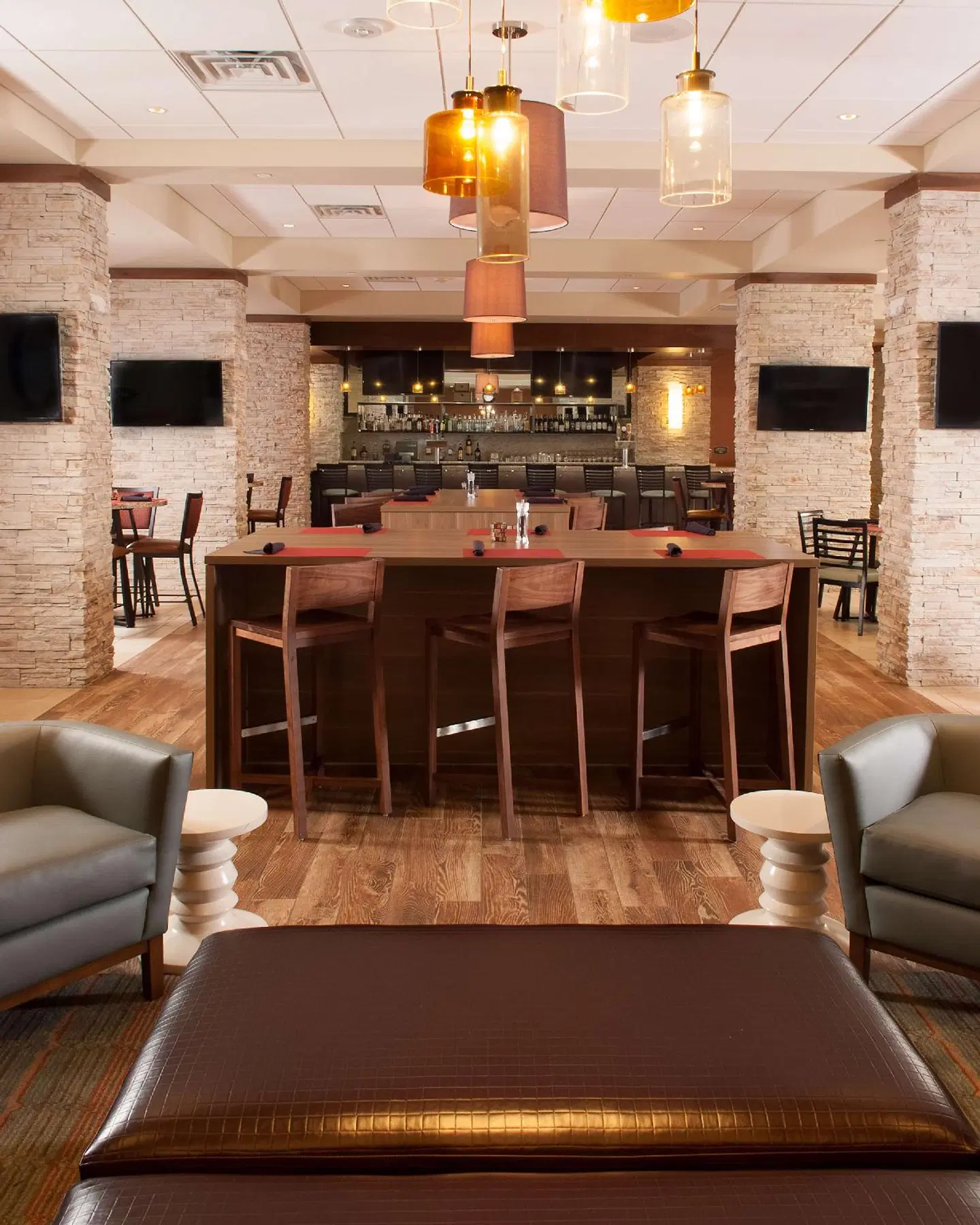 Embassy Suites by Hilton Nashville Airport Bar