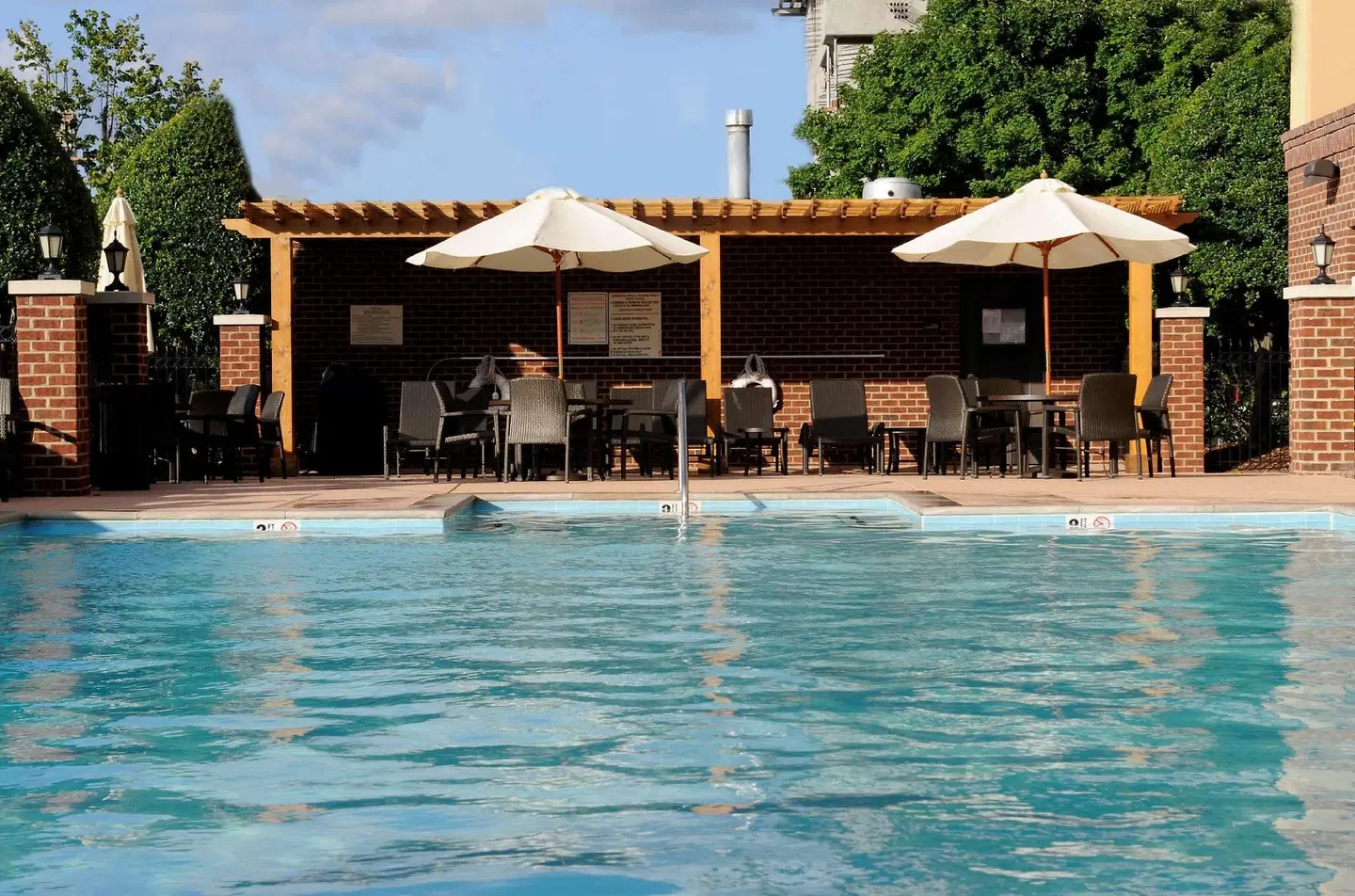 Hampton Inn & Suites Nashville-Vanderbilt-Elliston Place OUTDOOR_POOL