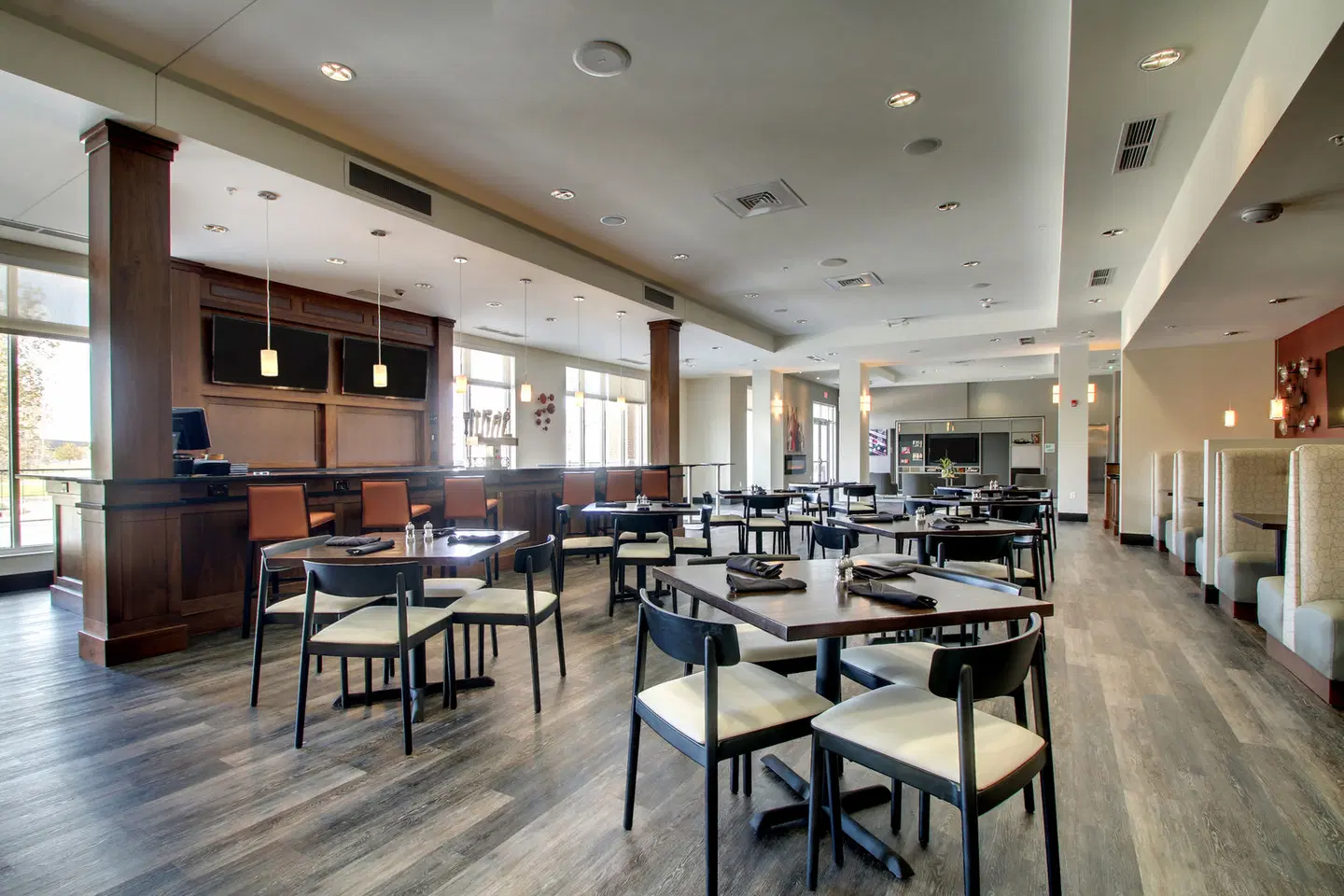 Holiday Inn & Suites Peoria At Grand Prairie by IHG Restaurant