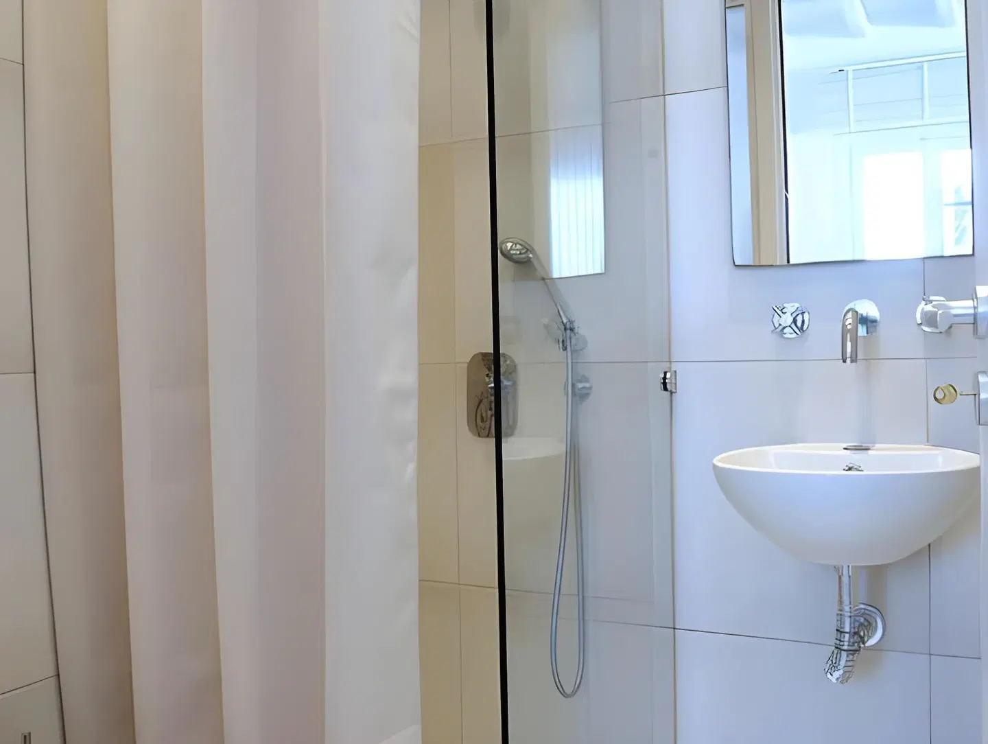 Kapetan Tasos Suites Badezimmer