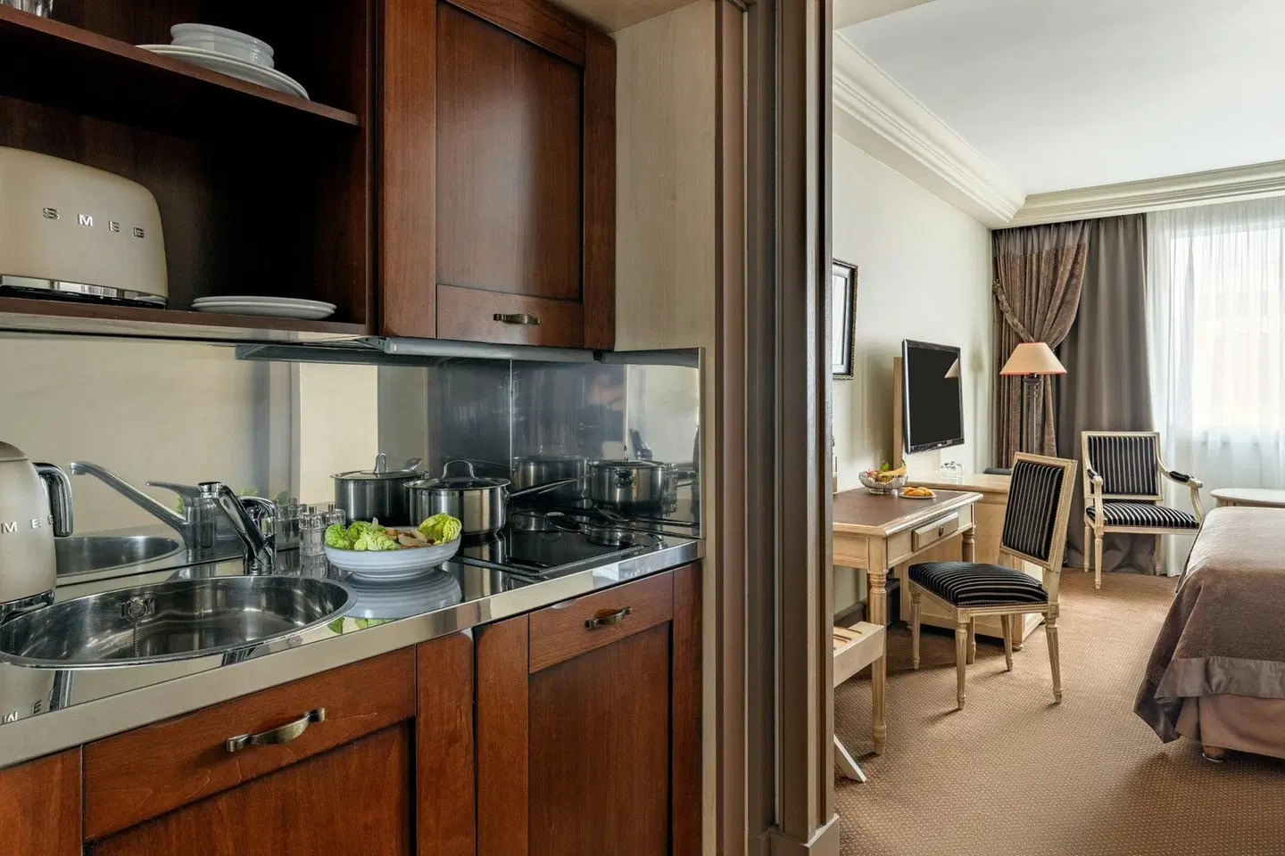 Royal Manotel ROOM_EXAMPLE