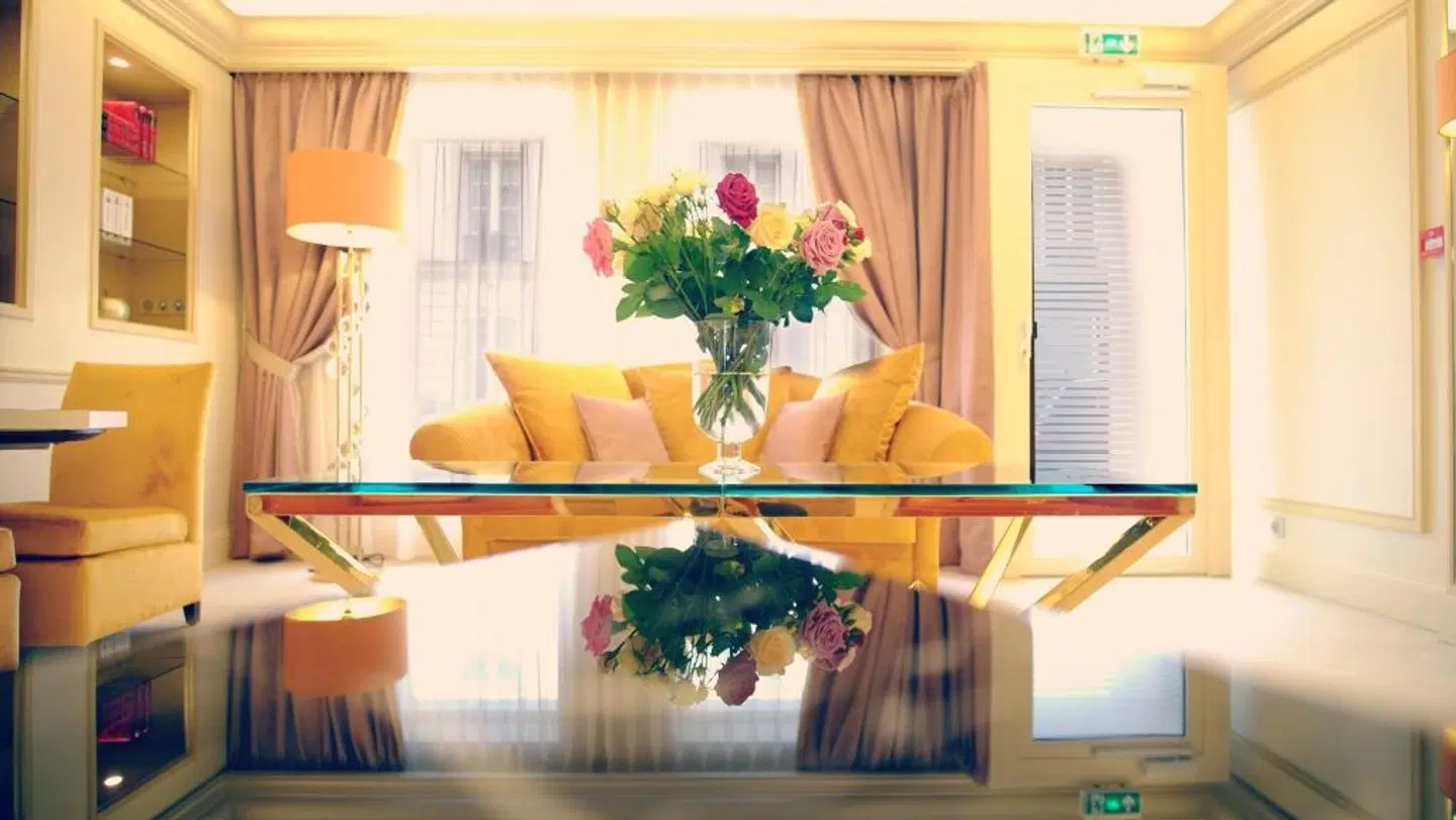De Suede Saint Germain LOUNGE_LOBBY