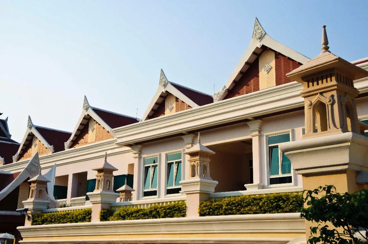Grand Pacific Sovereign Resort & Spa EXTERIOR