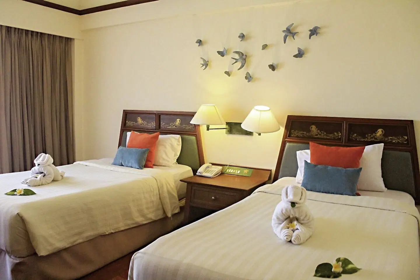 Seaview Patong Hotel ROOM_EXAMPLE