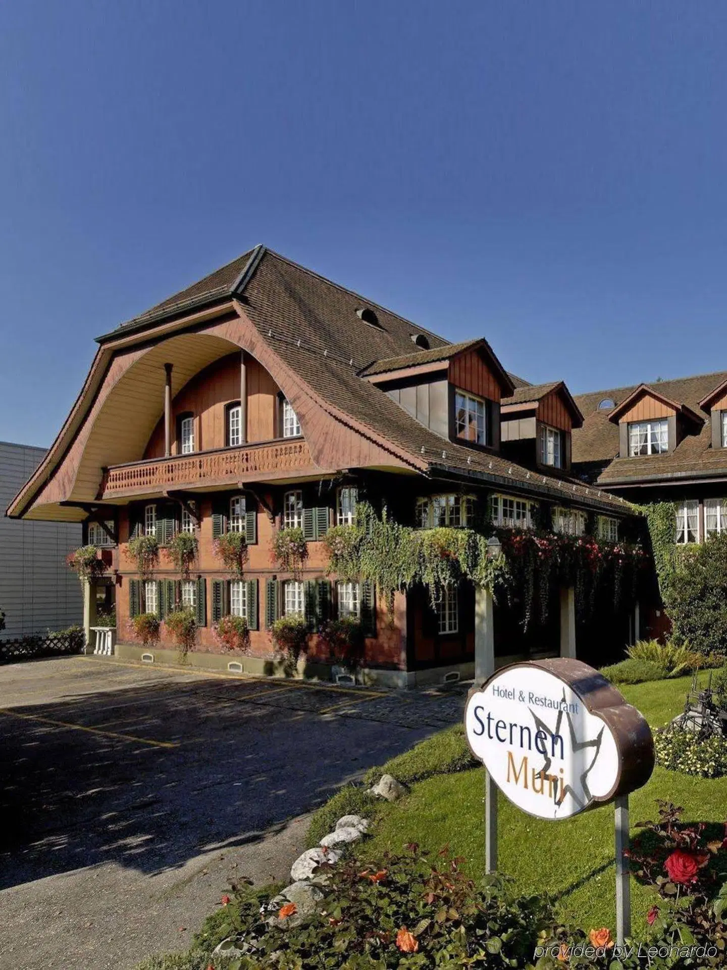Sternen EXTERIOR