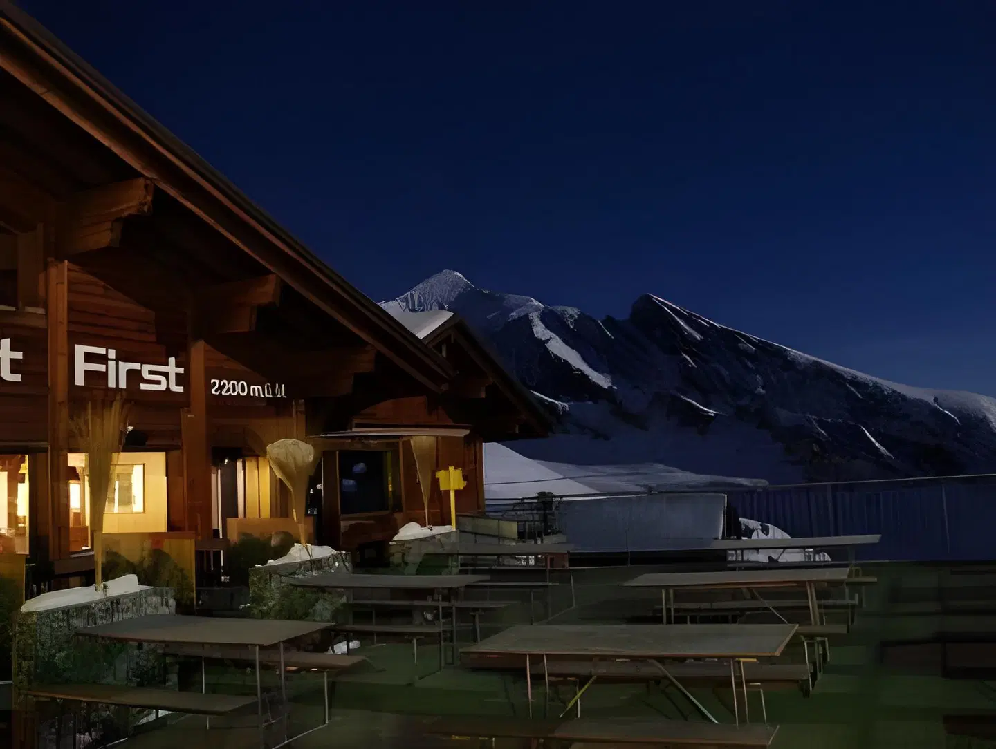 Berggasthaus First Terrasse