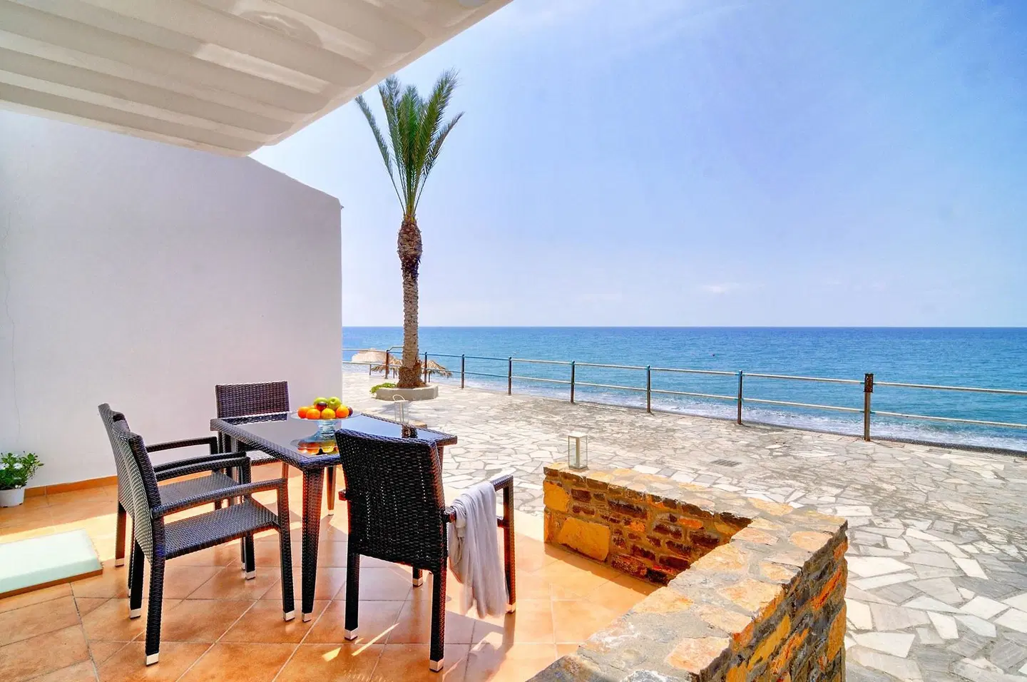 Myrtos Mare Suites Terrasse