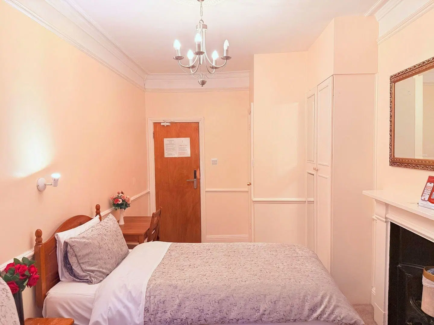 Europa House ROOM_EXAMPLE