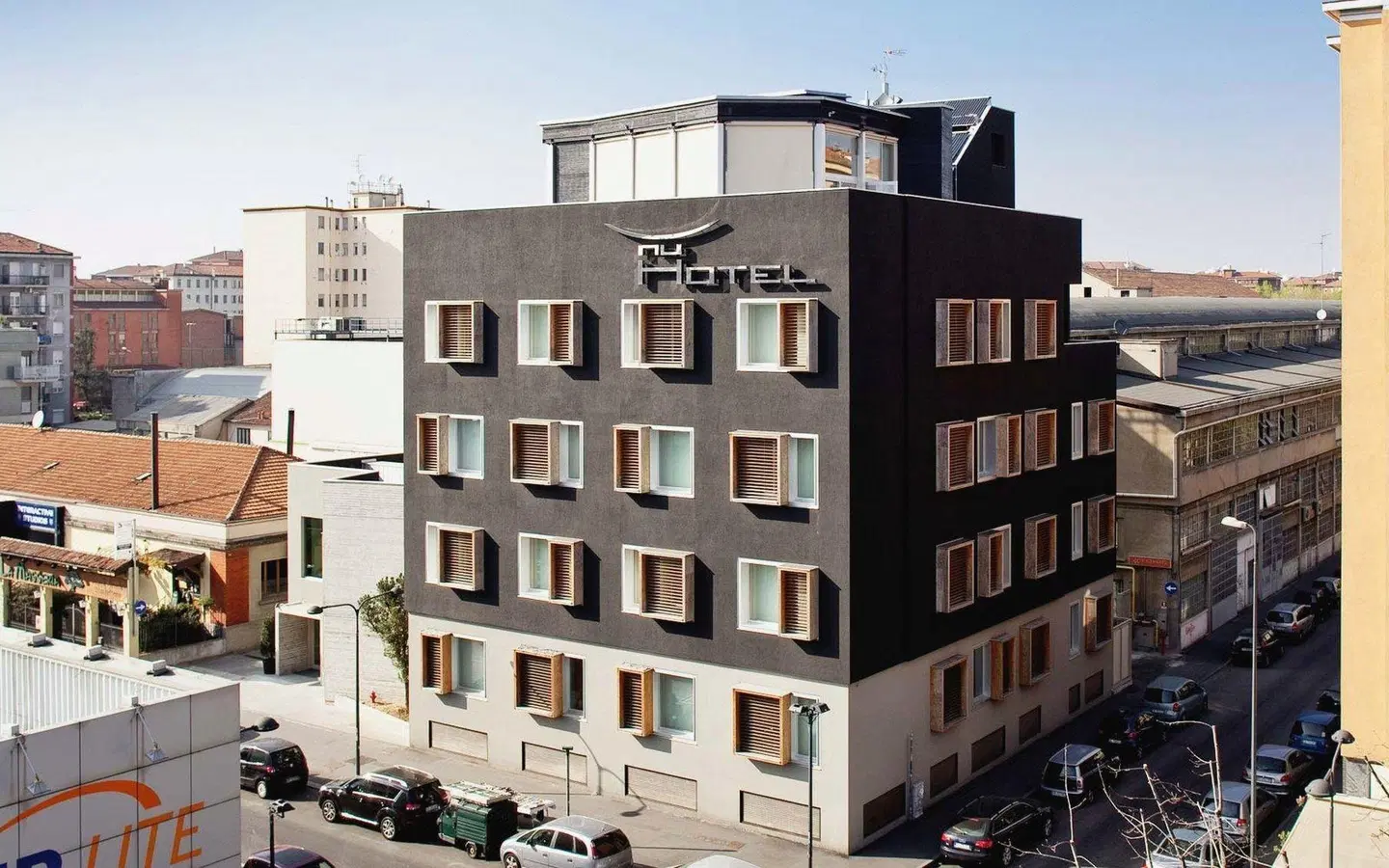 Nu Hotel EXTERIOR