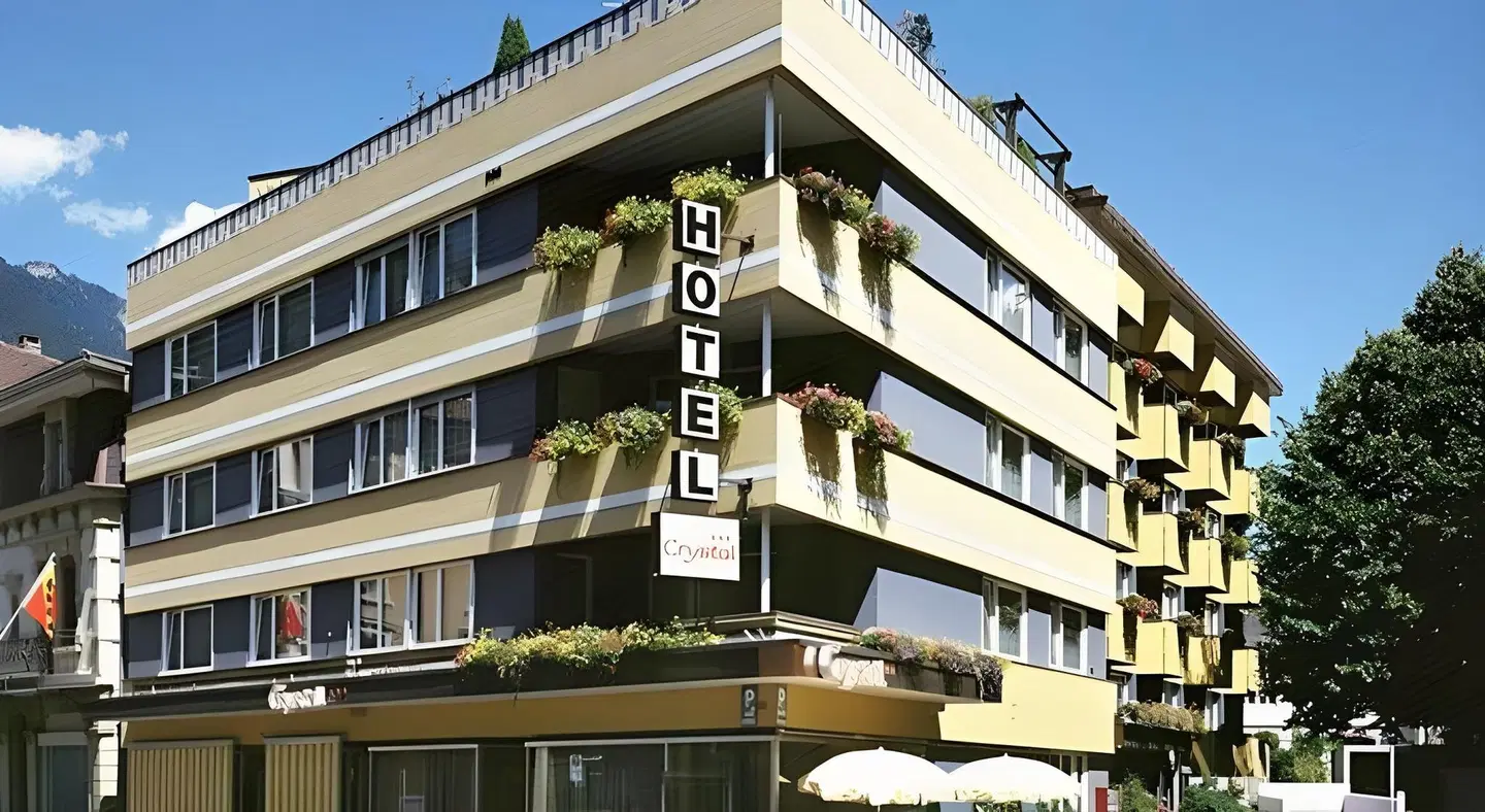 Crystal EXTERIOR