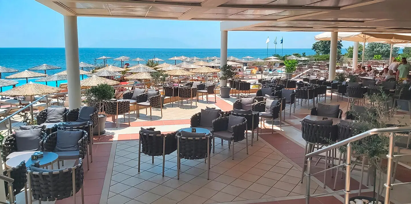 Ramada Plaza by Wyndham Thraki Restaurant
