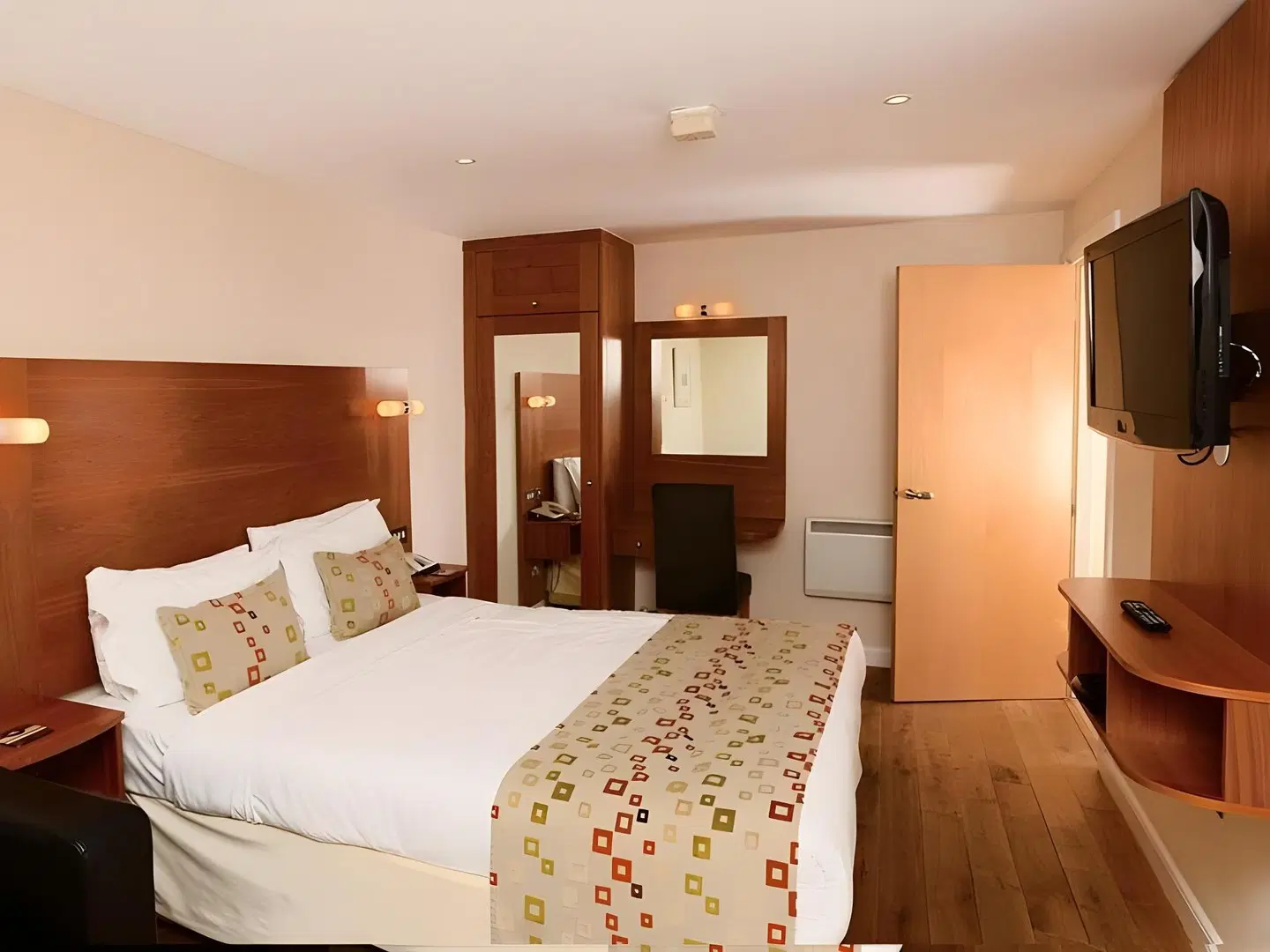 Holyrood Aparthotel ROOM_EXAMPLE