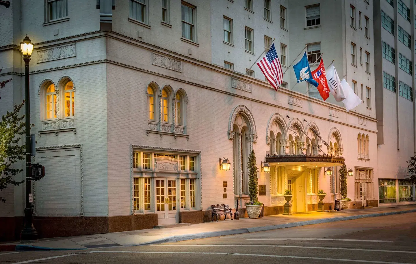 Hilton Baton Rouge Capitol Center EXTERIOR
