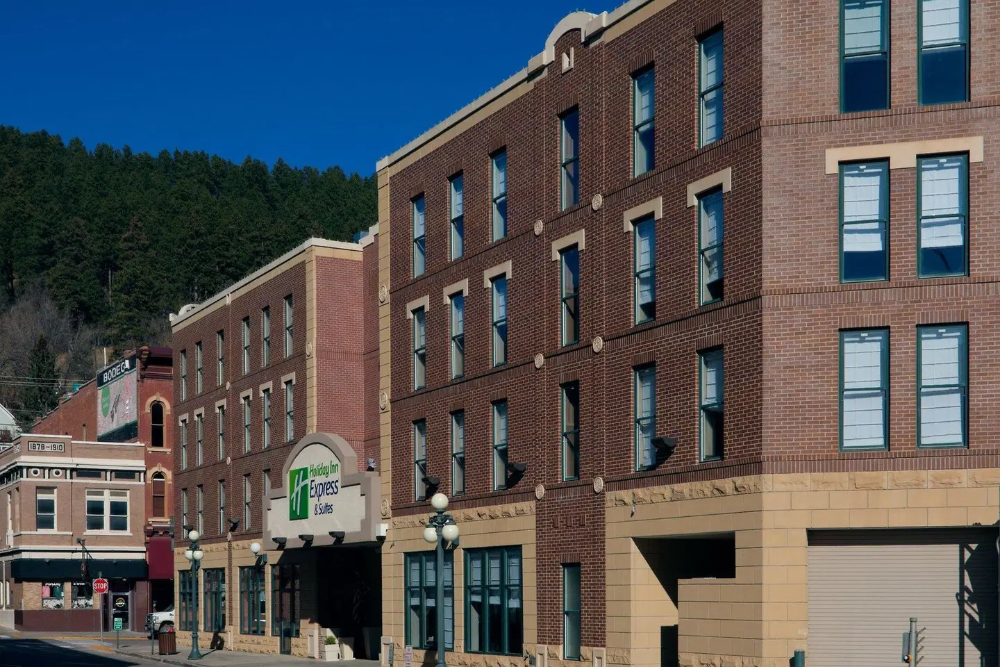 Holiday Inn Express & Suites Deadwood-Gold Dust Casino by IHG EXTERIOR