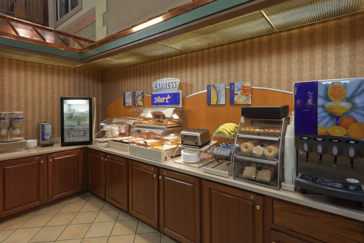 Holiday Inn Express & Suites Deadwood-Gold Dust Casino by IHG Restaurant