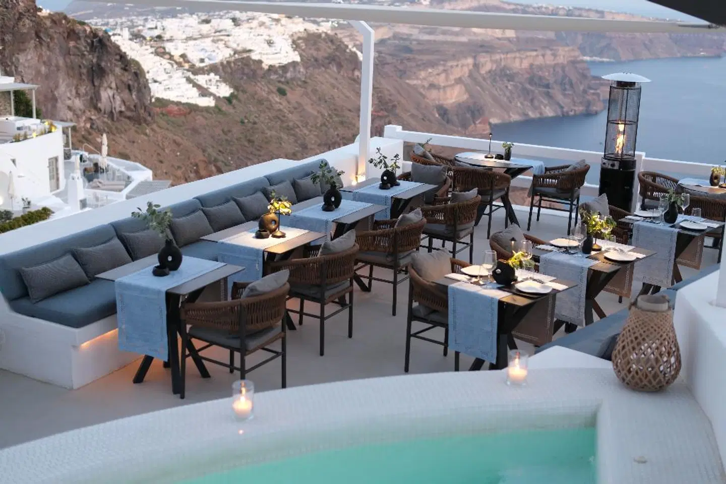 Aqua Luxury Suites Santorini Terrasse