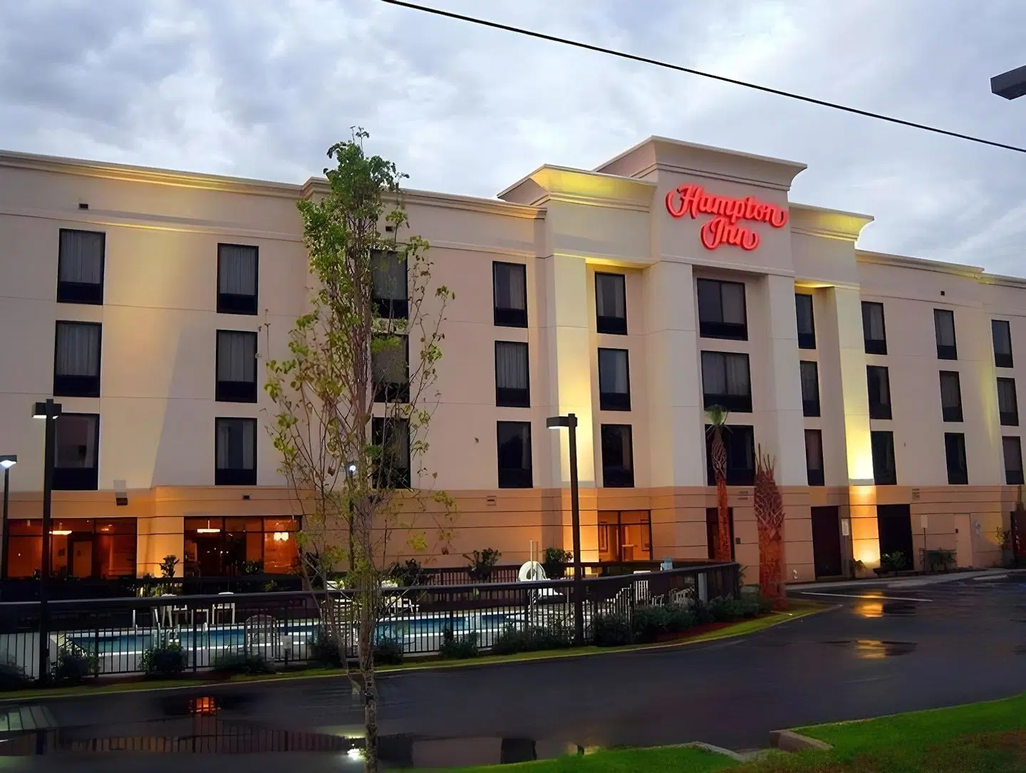 Hampton Inn Moss Point EXTERIOR