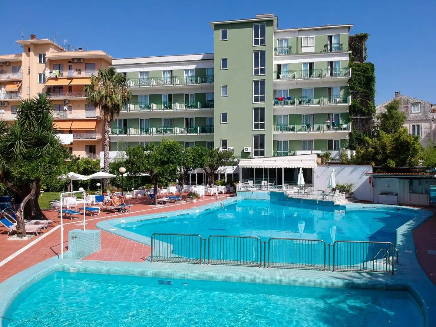 Ara Maris OUTDOOR_POOL