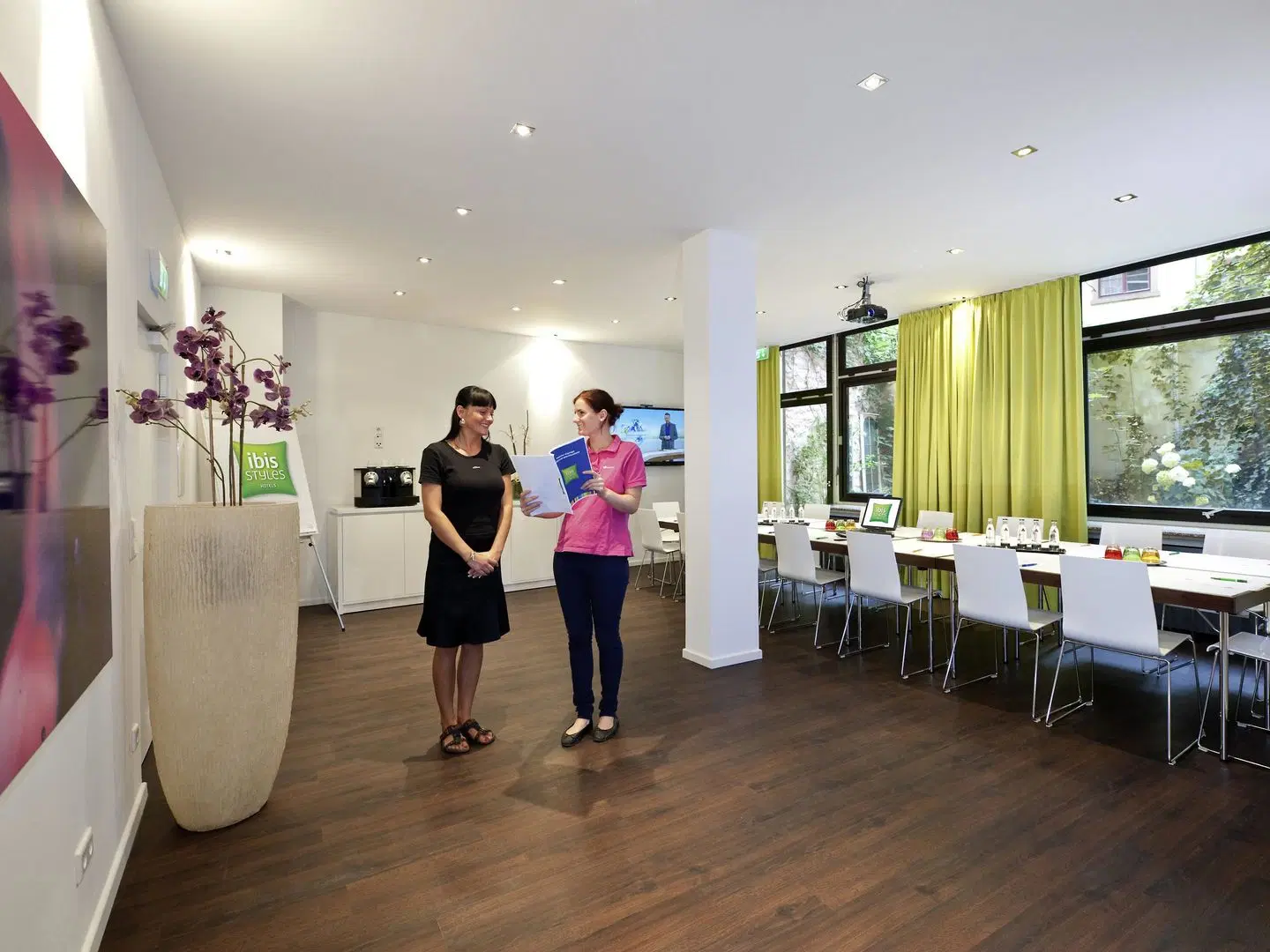 ibis Styles Frankfurt City Bar