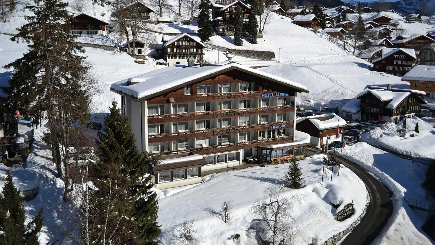 Hotel Restaurant Alpina EXTERIOR