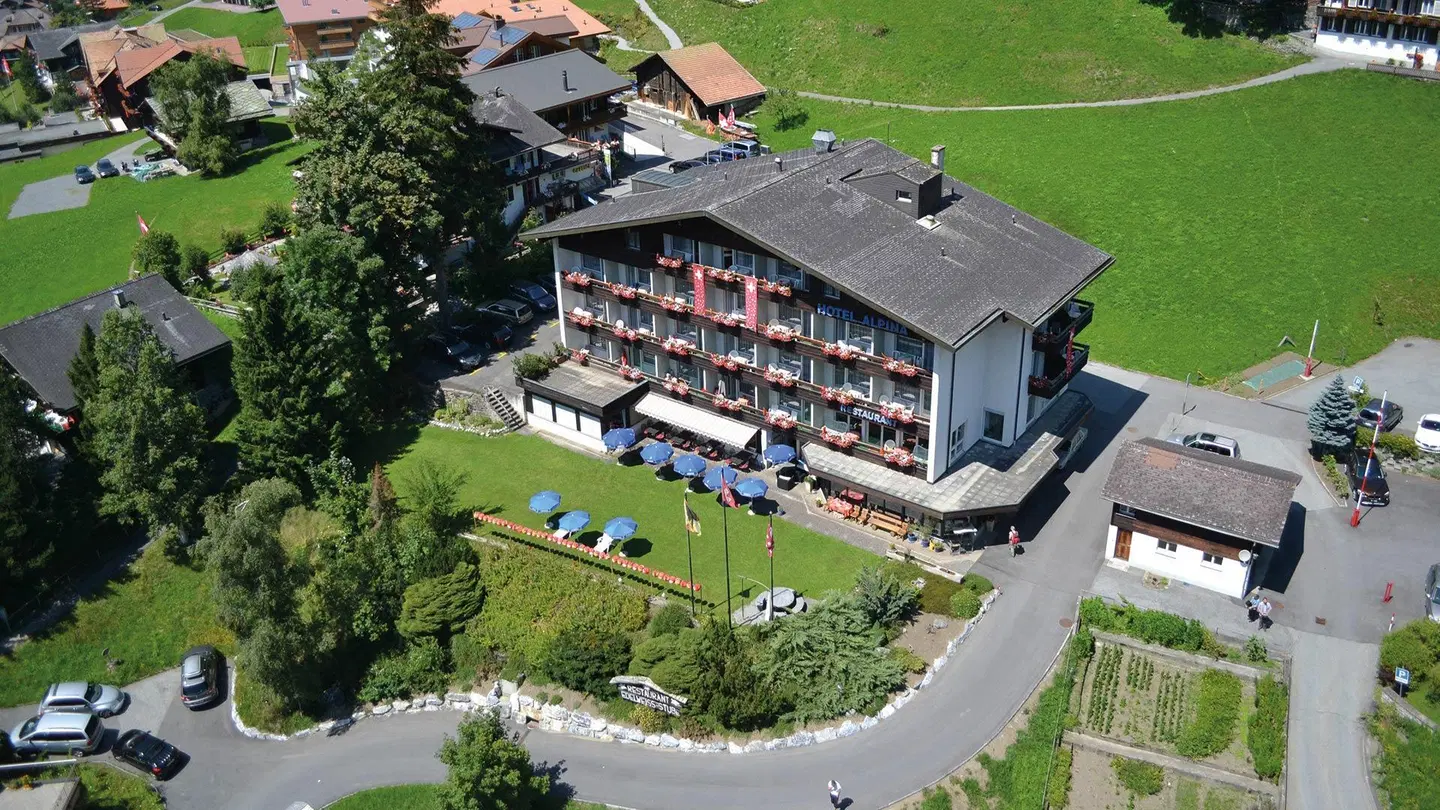 Hotel Restaurant Alpina EXTERIOR