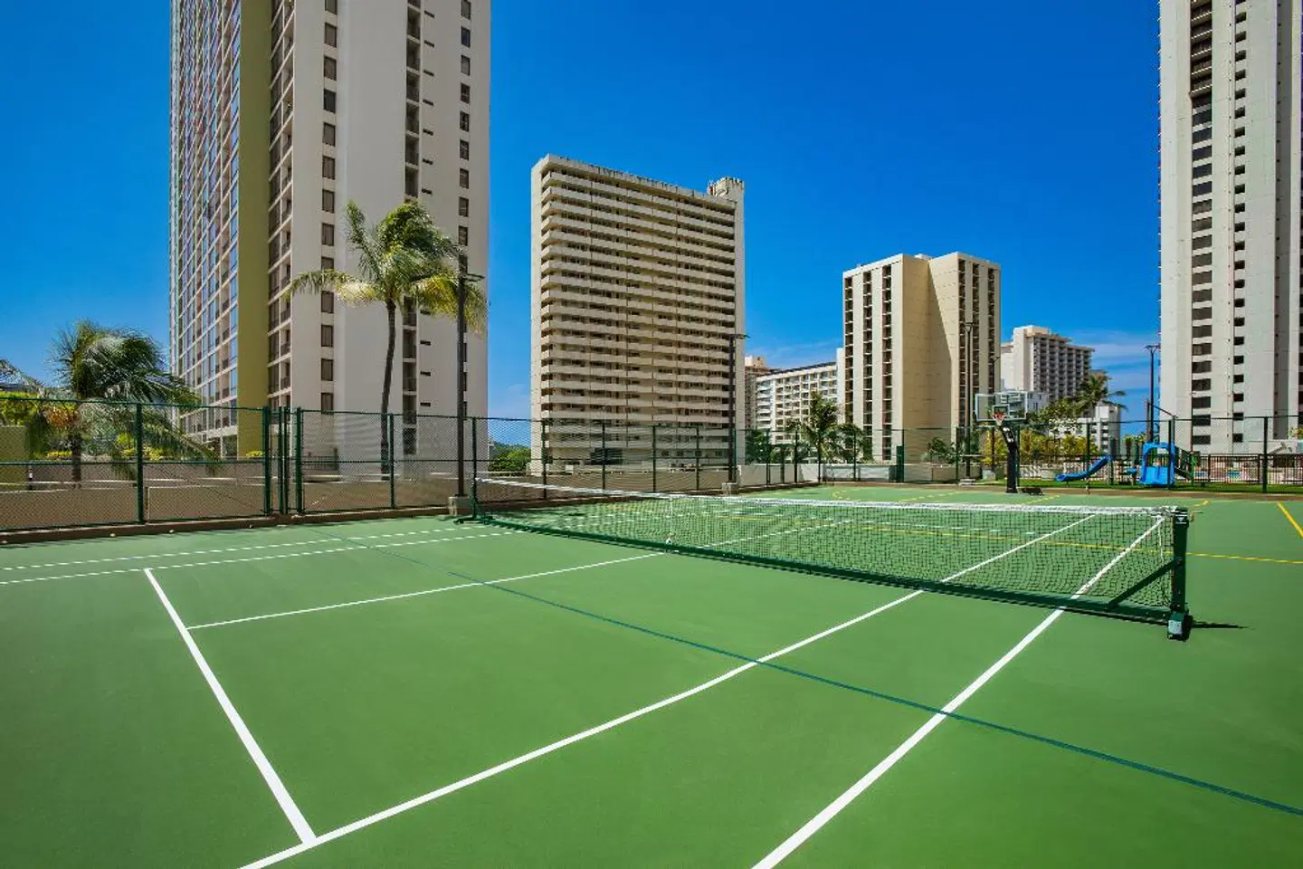 Aston at the Waikiki Banyan SPORTS_AND_LEISURE